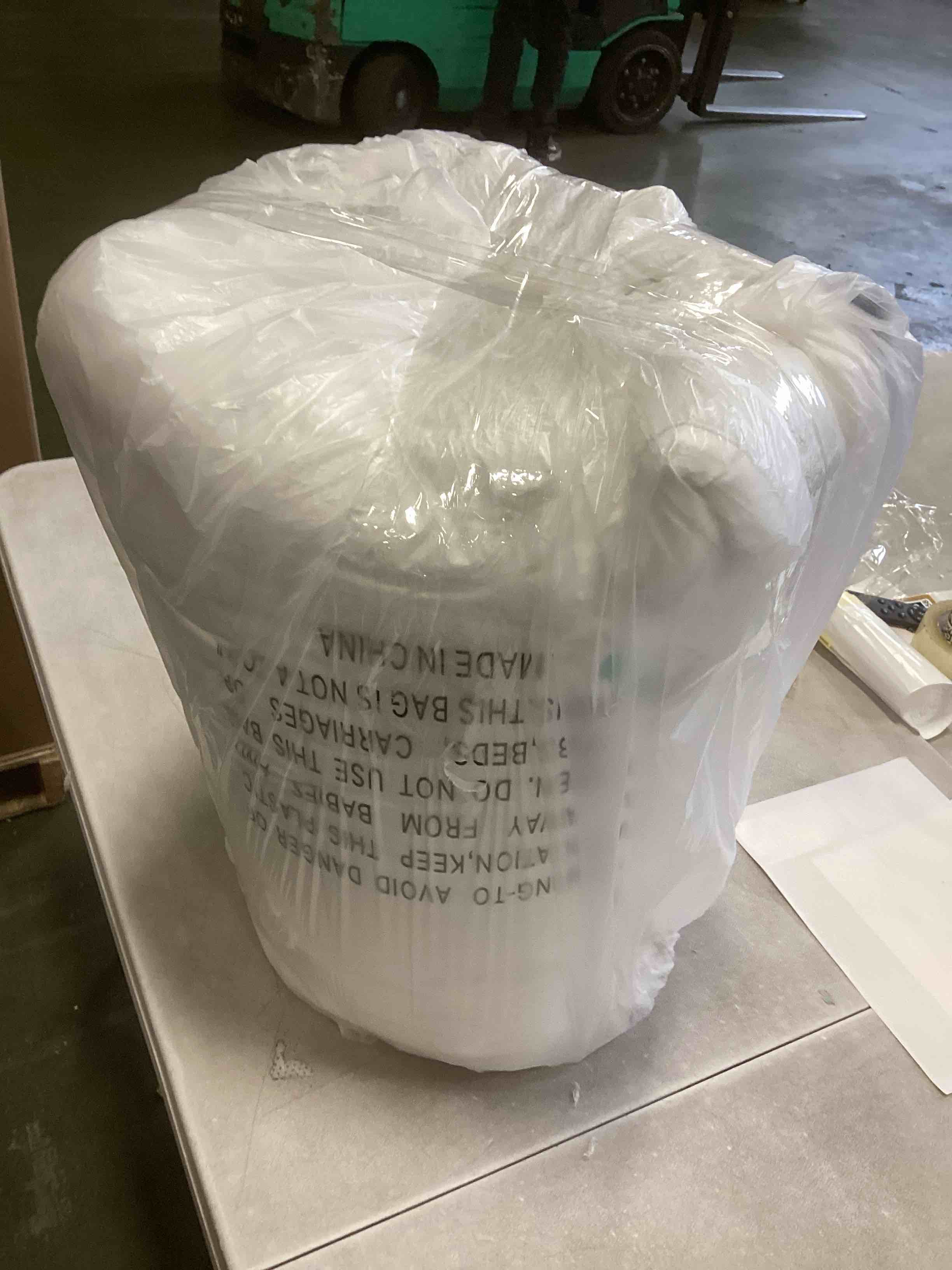 https://s3.amazonaws.com/lotting-images-prod/bidfta/GRA1977659_1742493041751.jpeg