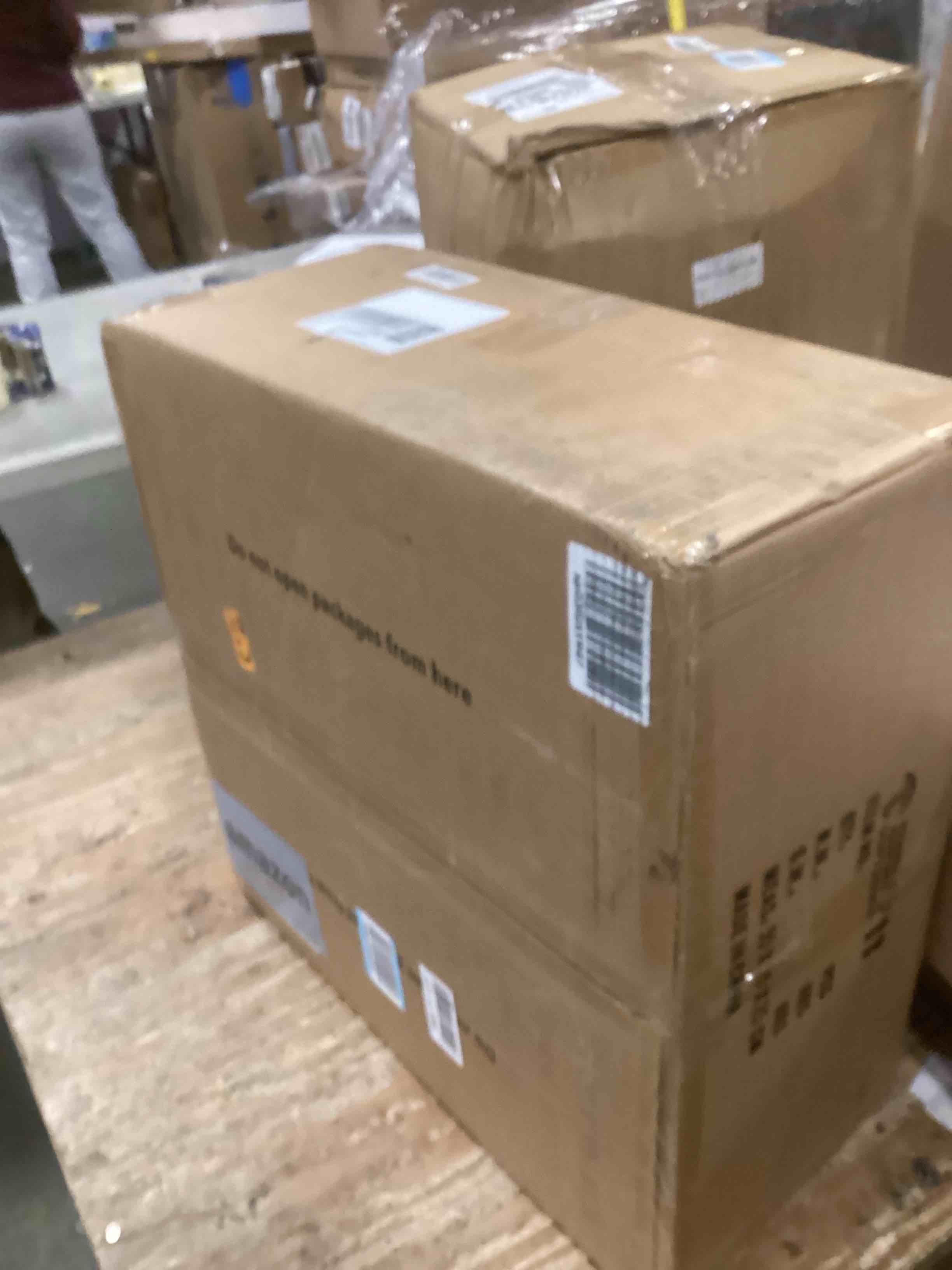 https://s3.amazonaws.com/lotting-images-prod/bidfta/GRA1978218_1737029257928.jpeg