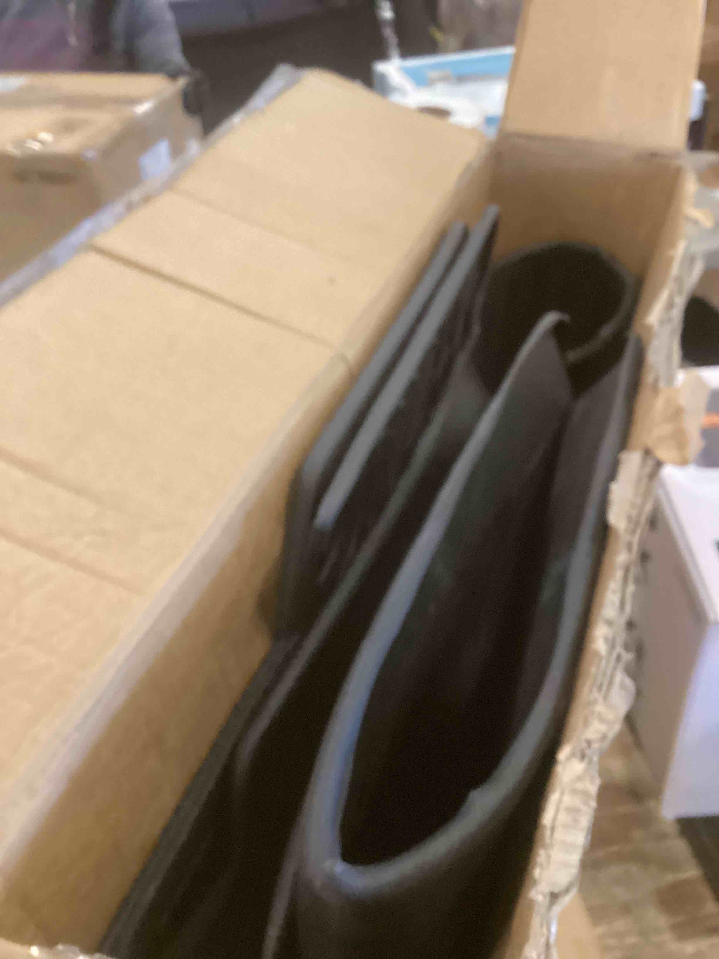 https://s3.amazonaws.com/lotting-images-prod/bidfta/GRA1978803_1737388263431.jpeg
