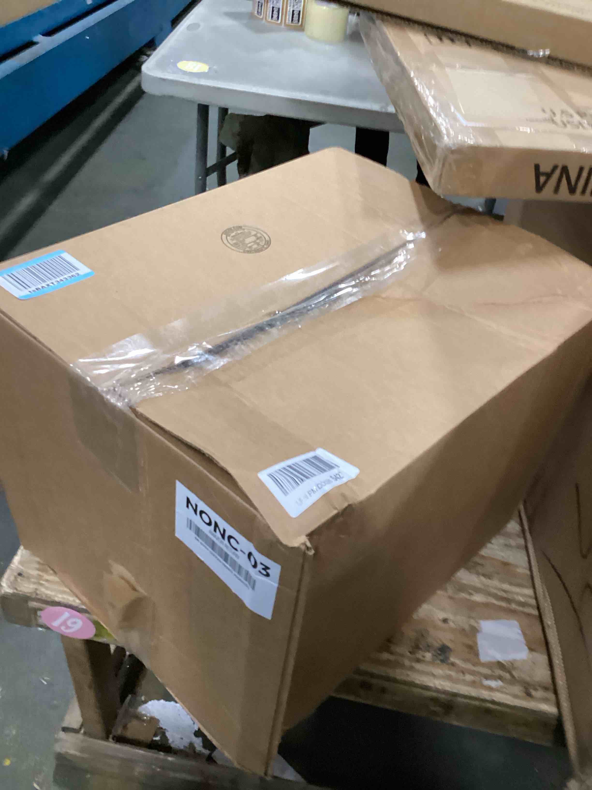 https://s3.amazonaws.com/lotting-images-prod/bidfta/GRA1978951_1737461249734.jpeg