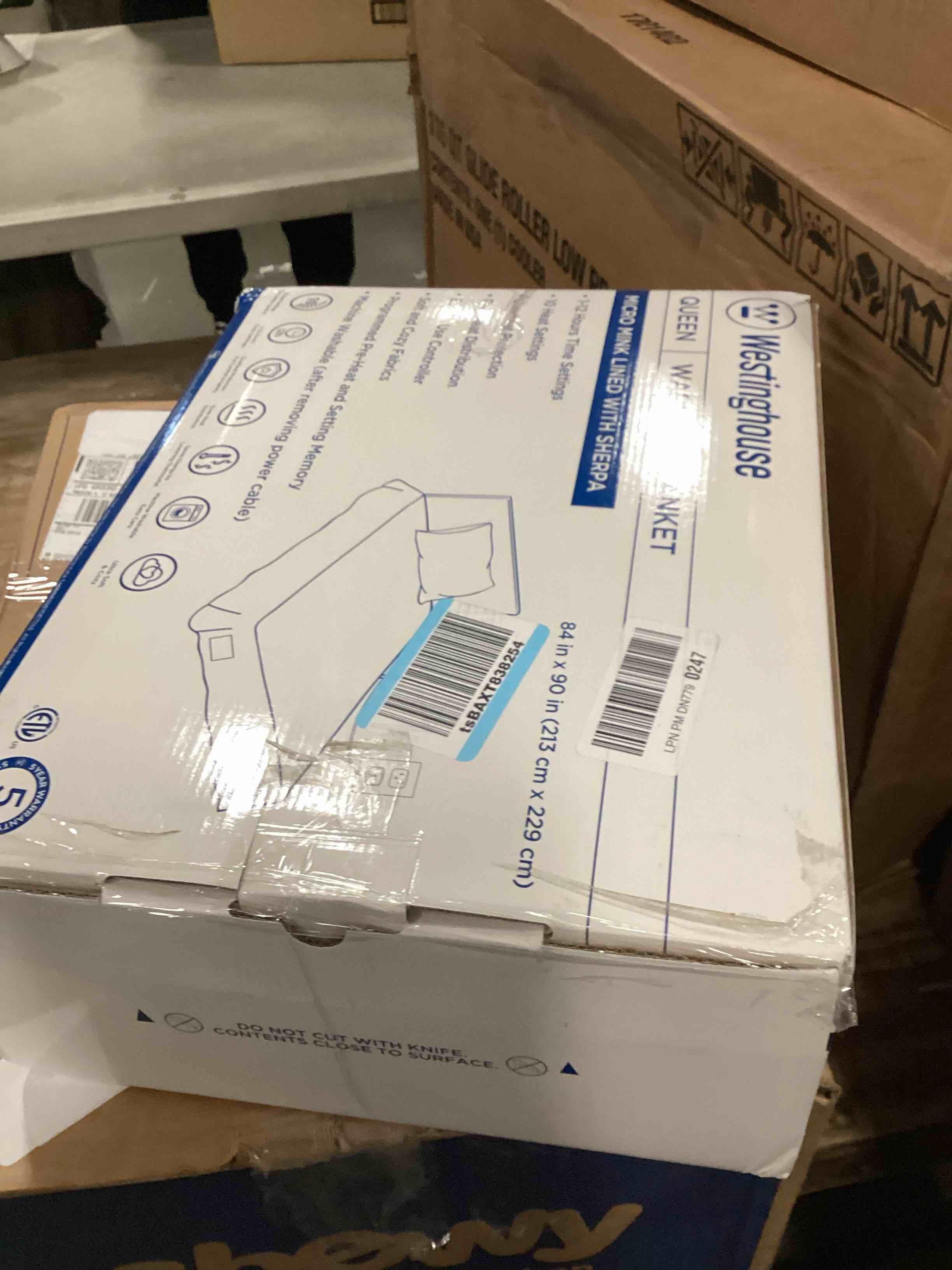 https://s3.amazonaws.com/lotting-images-prod/bidfta/GRA1978969_1737463540943.jpeg