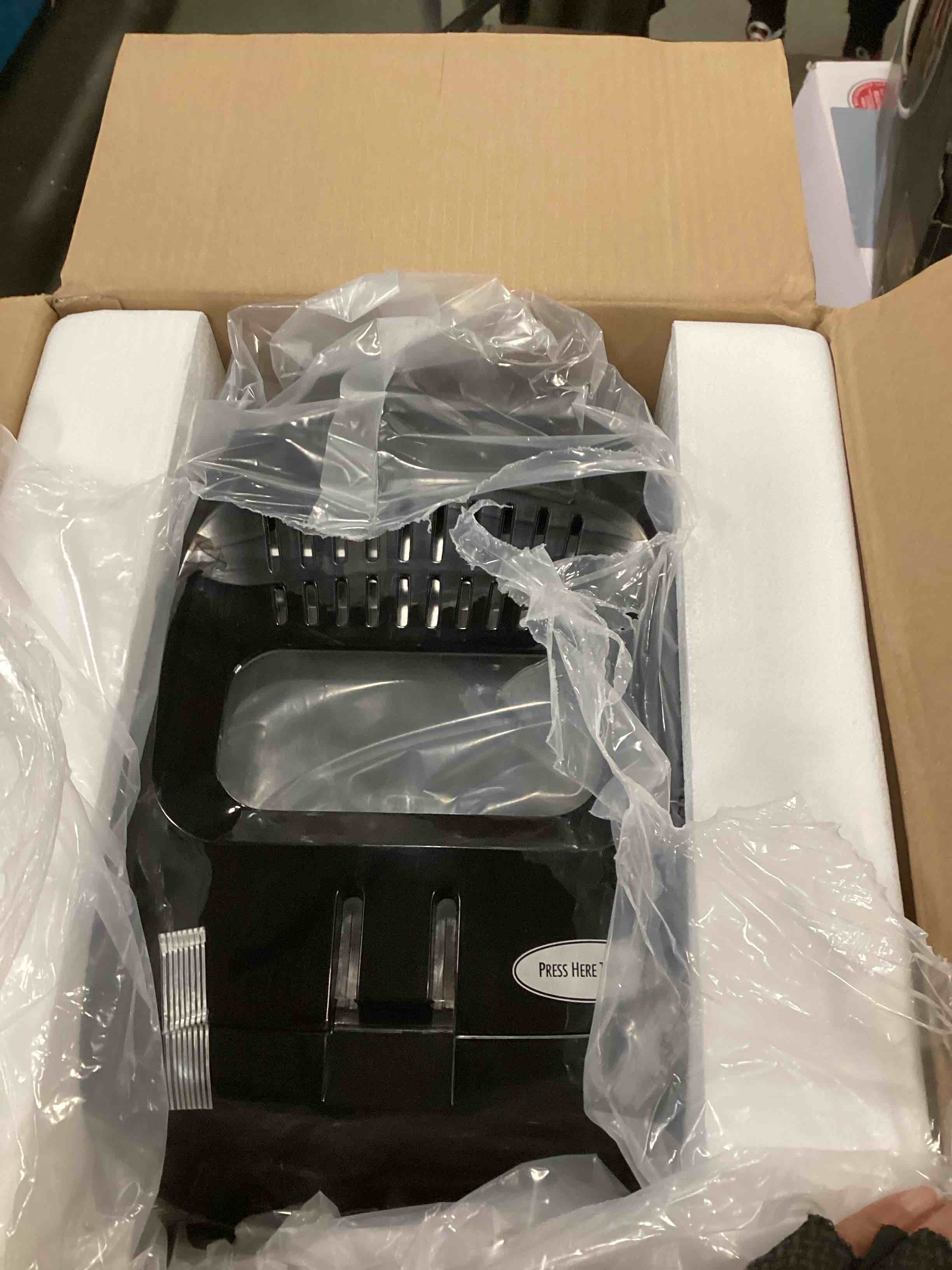 https://s3.amazonaws.com/lotting-images-prod/bidfta/GRA1979073_1737475709737.jpeg