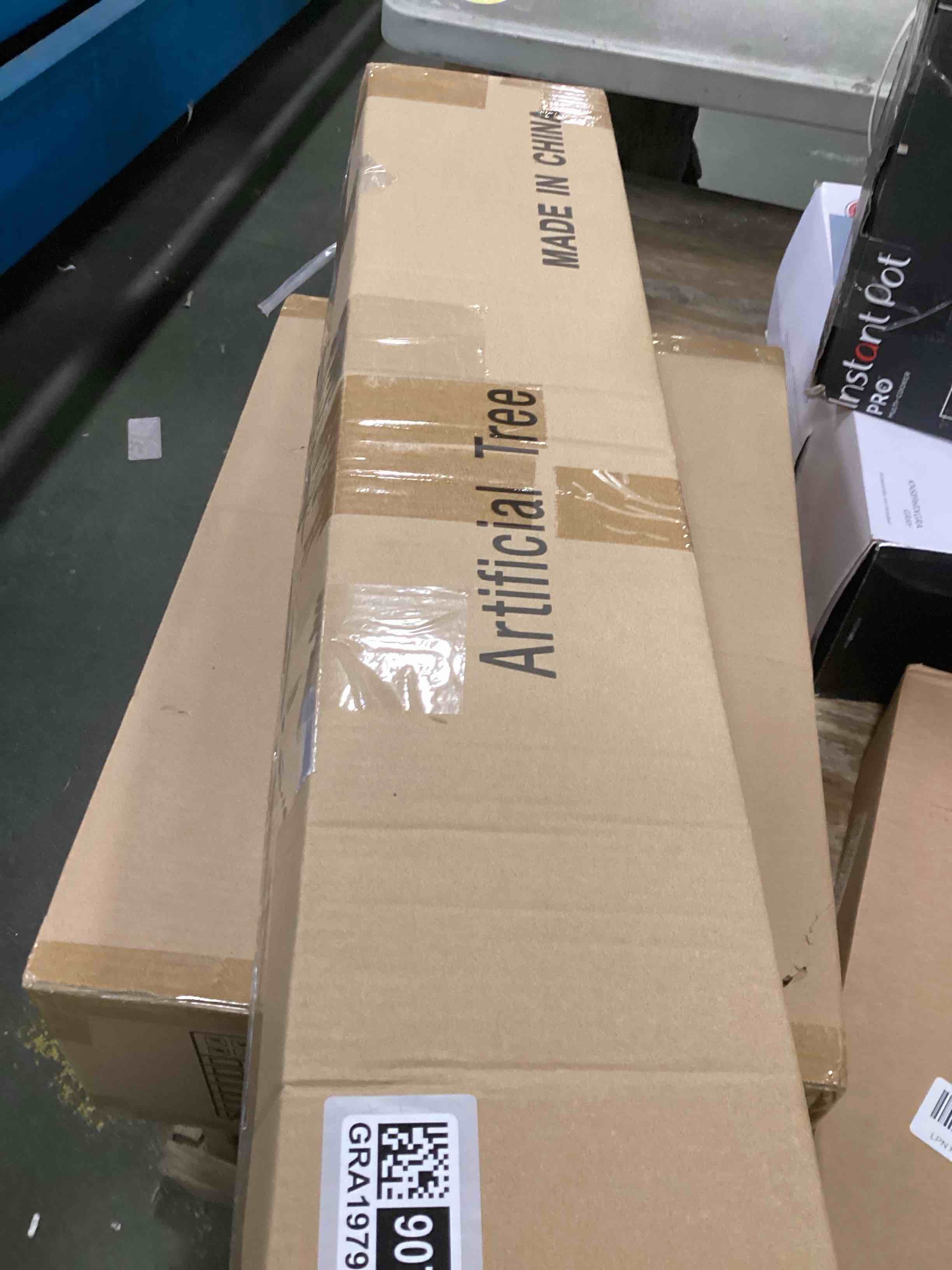 https://s3.amazonaws.com/lotting-images-prod/bidfta/GRA1979079_1737476511921.jpeg