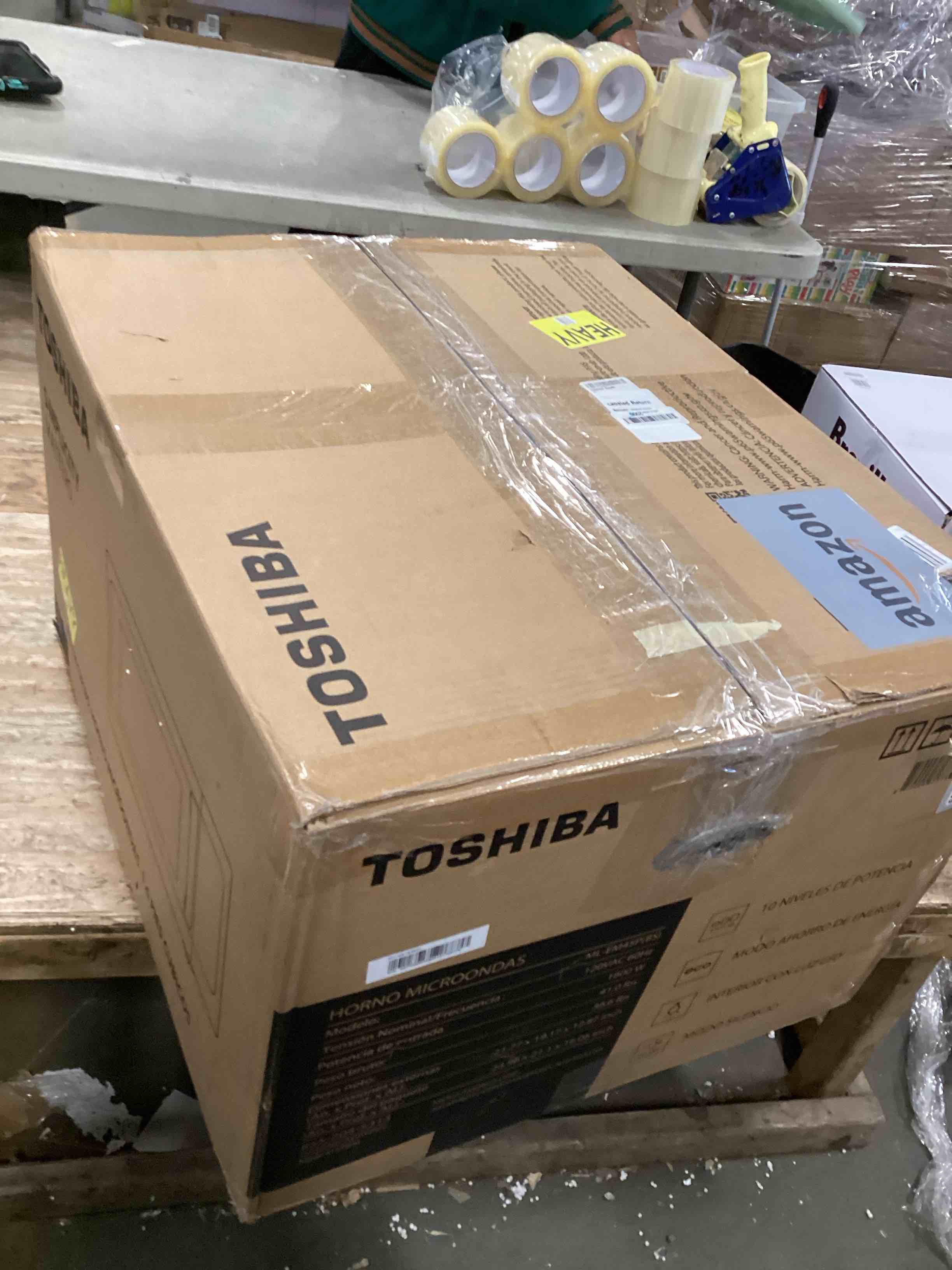 https://s3.amazonaws.com/lotting-images-prod/bidfta/GRA1979209_1737494080867.jpeg