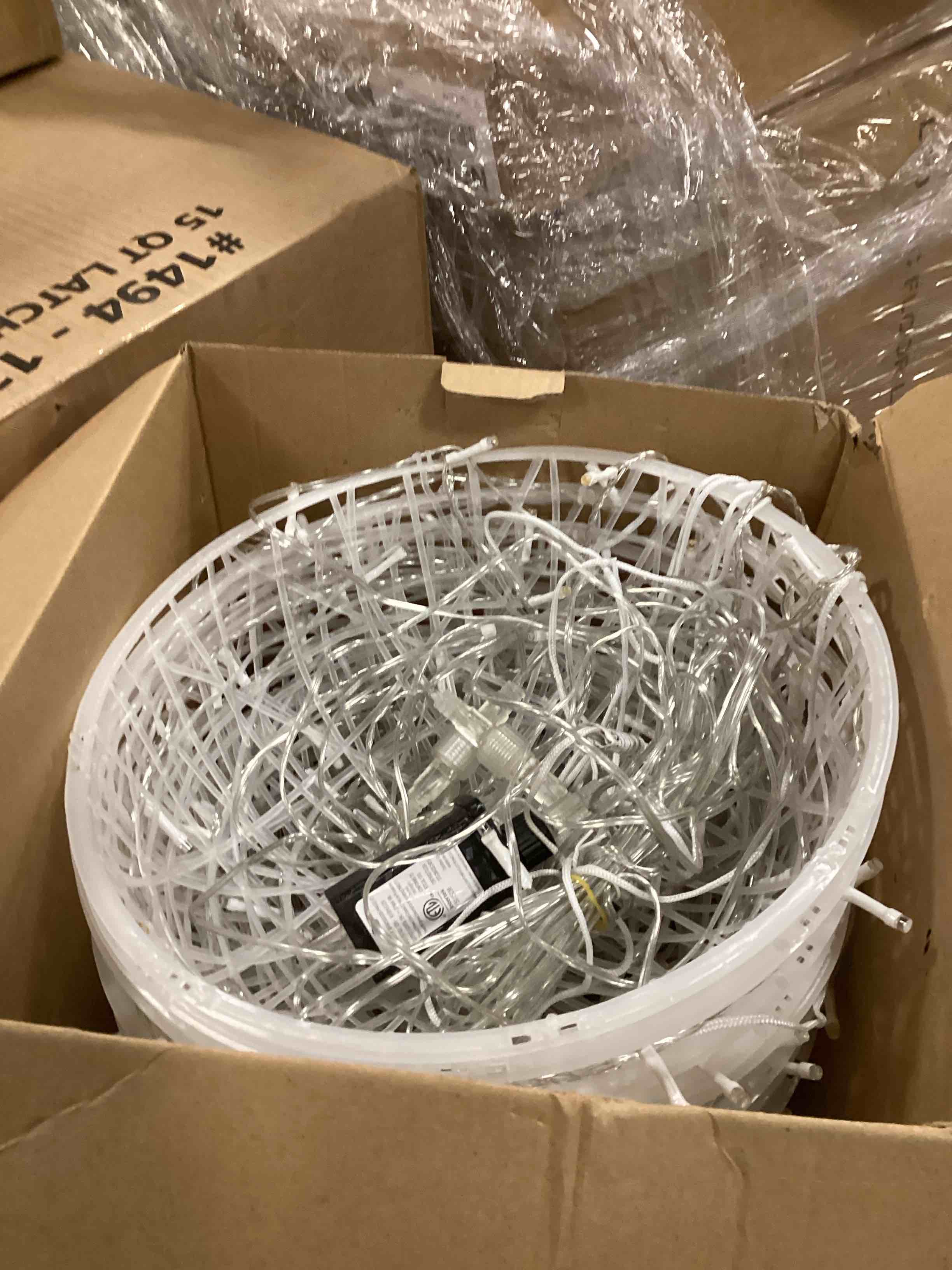 https://s3.amazonaws.com/lotting-images-prod/bidfta/GRA1979232_1737550235599.jpeg