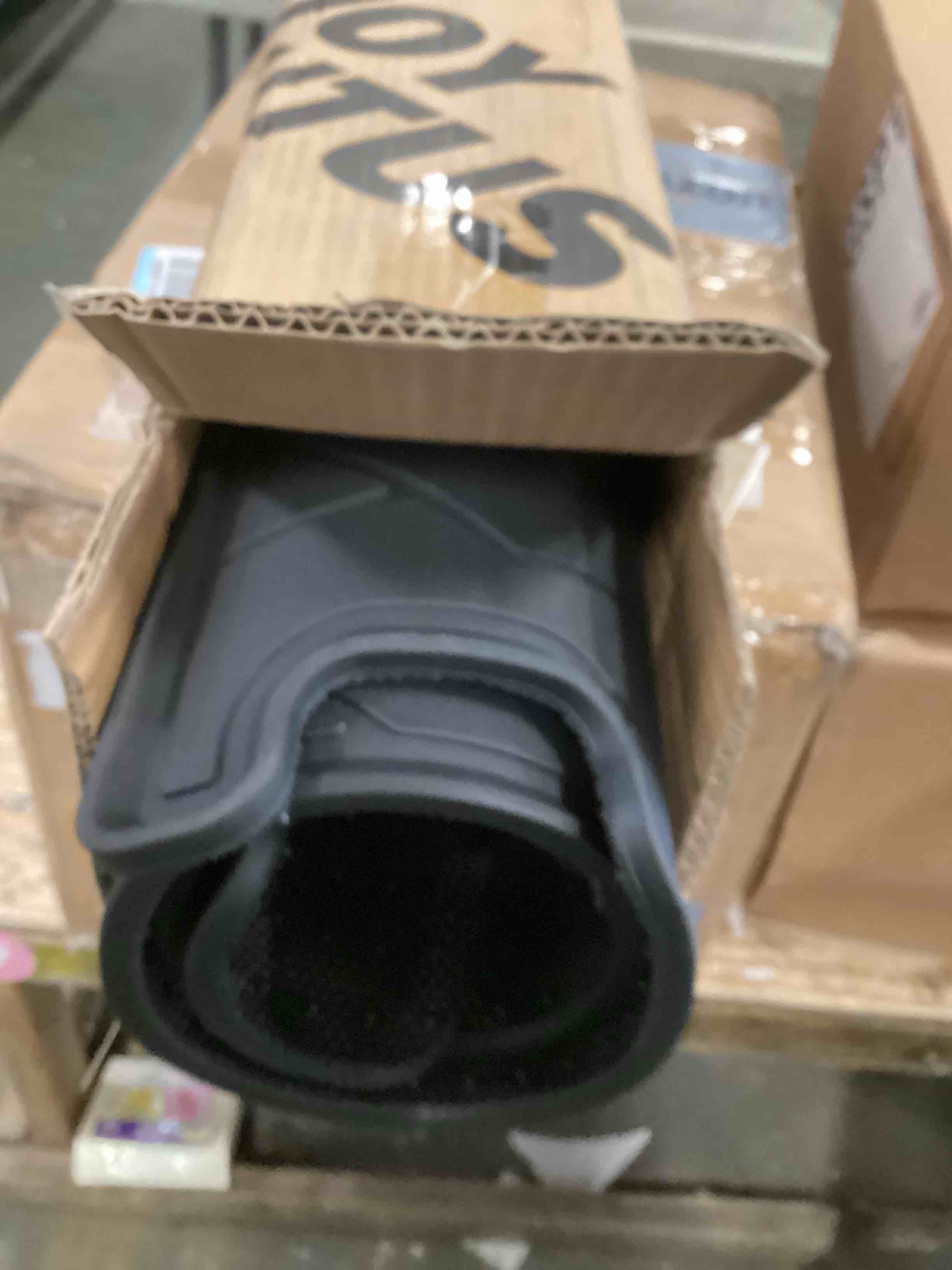 https://s3.amazonaws.com/lotting-images-prod/bidfta/GRA1979276_1737556240318.jpeg