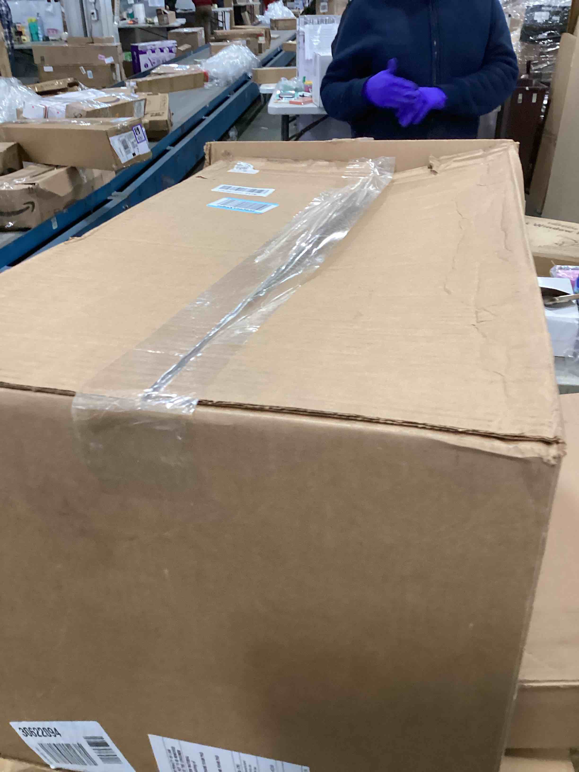 https://s3.amazonaws.com/lotting-images-prod/bidfta/GRA1979687_1737650821561.jpeg