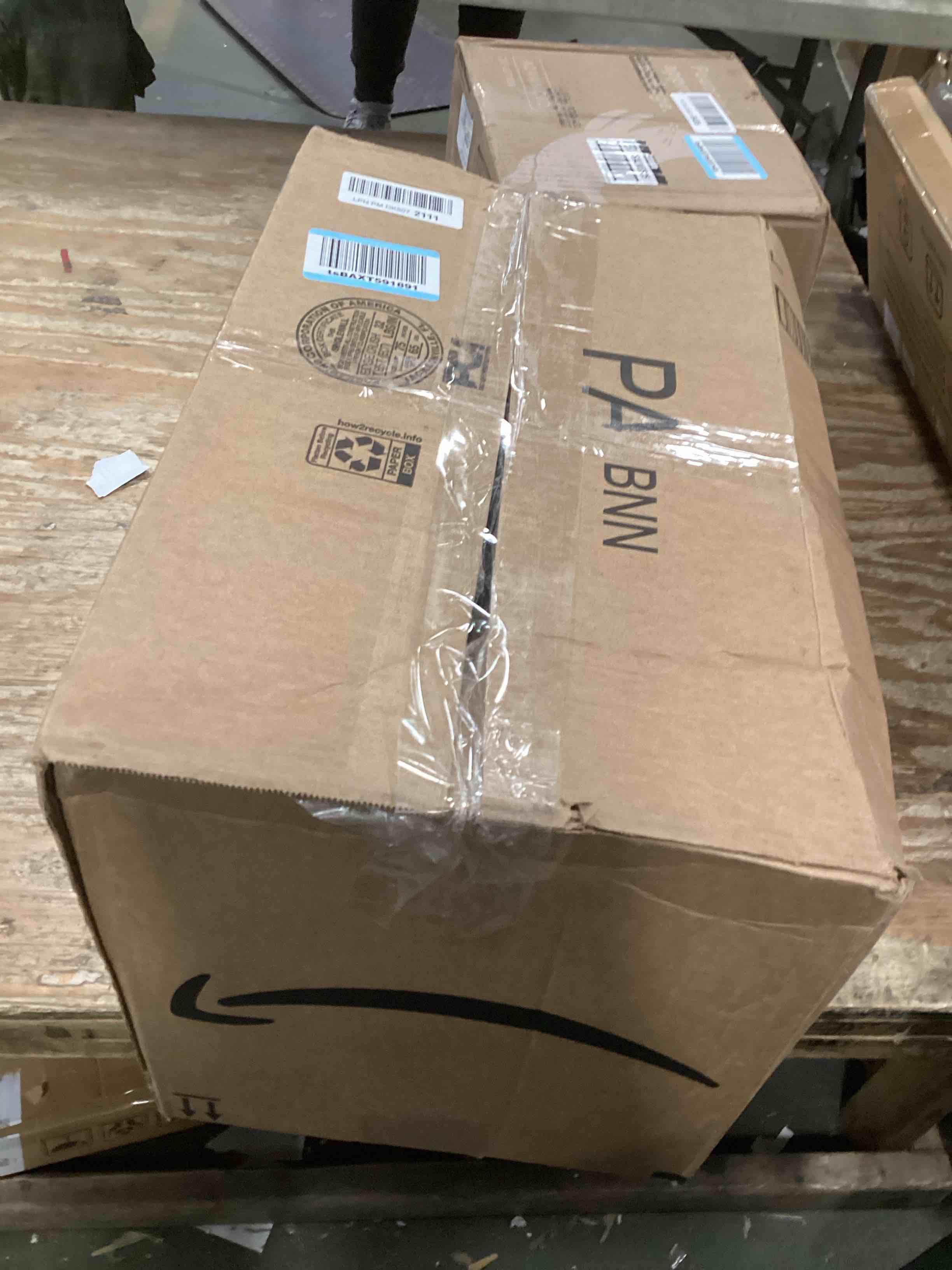 https://s3.amazonaws.com/lotting-images-prod/bidfta/GRA1979711_1737656694904.jpeg
