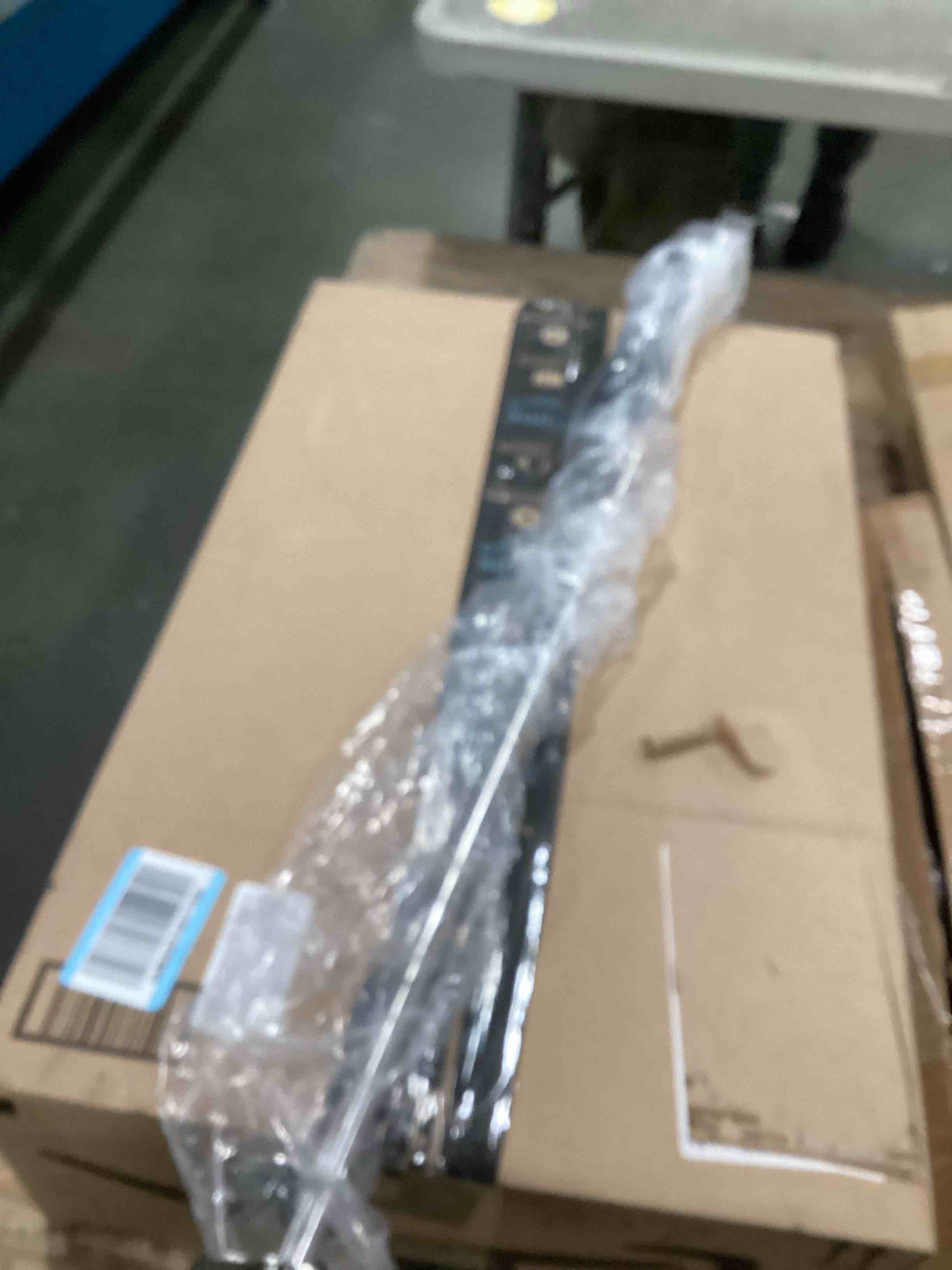 https://s3.amazonaws.com/lotting-images-prod/bidfta/GRA1980005_1737983923763.jpeg