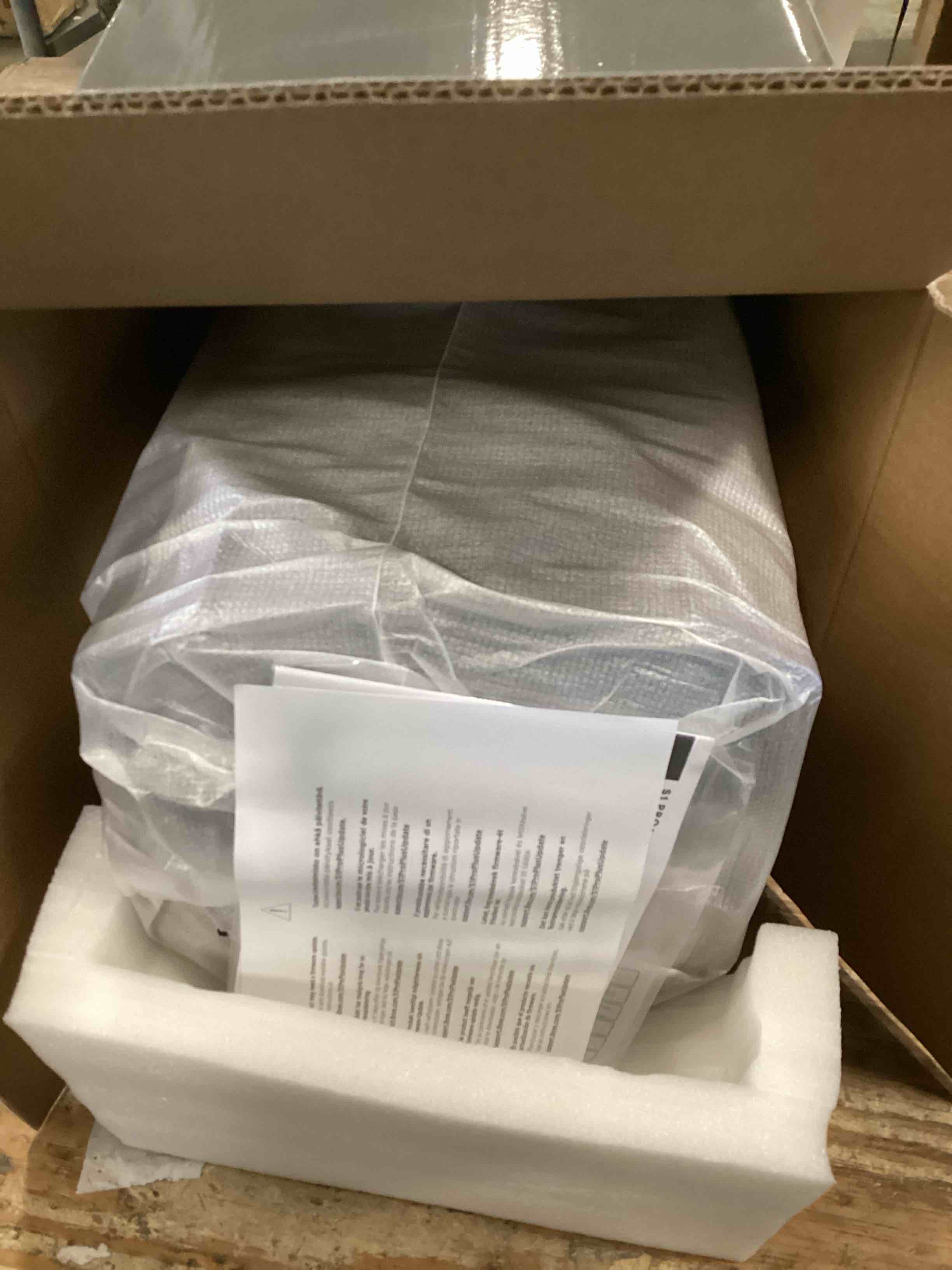 https://s3.amazonaws.com/lotting-images-prod/bidfta/GRA1980117_1738003516016.jpeg