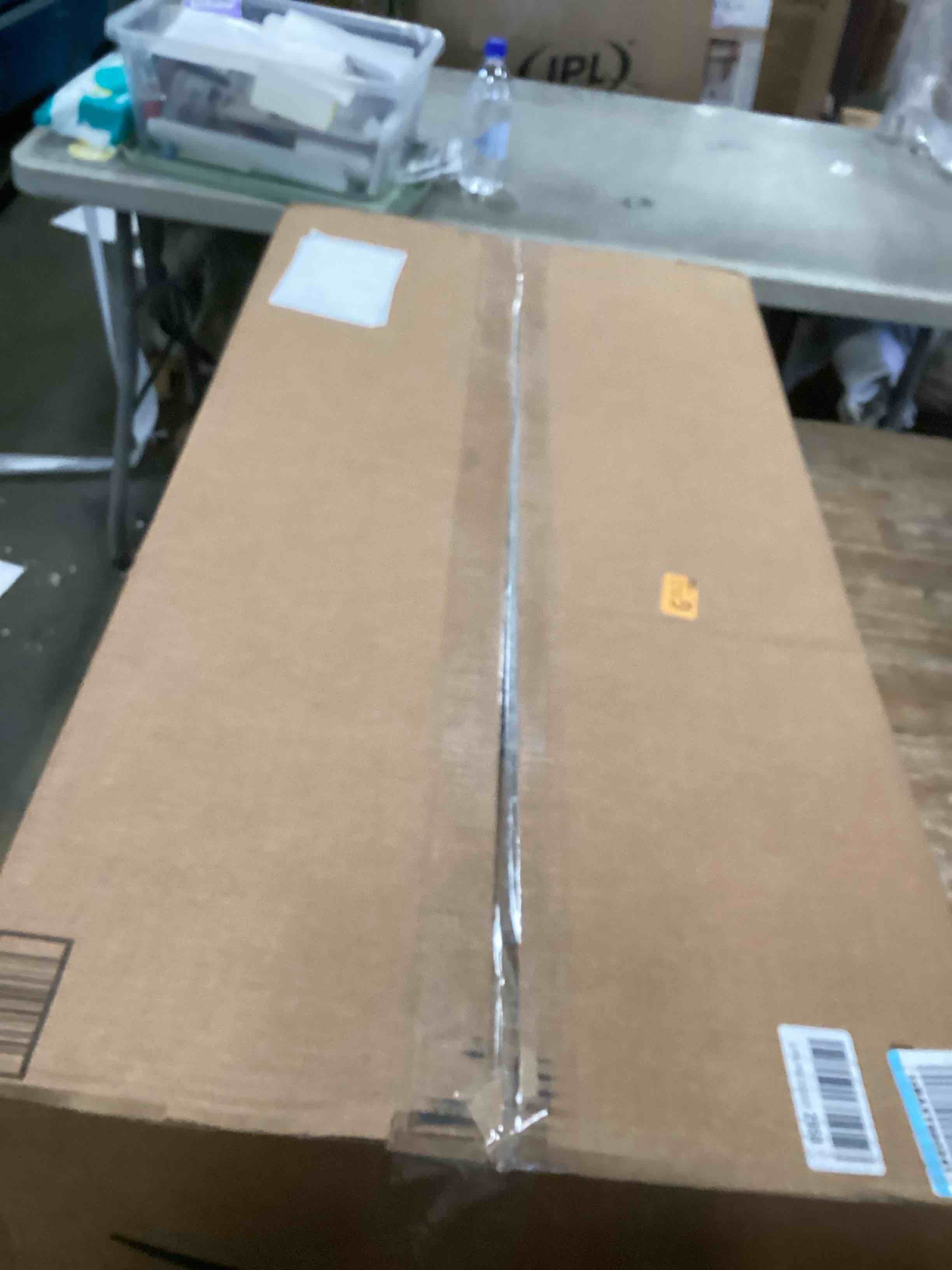 https://s3.amazonaws.com/lotting-images-prod/bidfta/GRA1980779_1738350304110.jpeg
