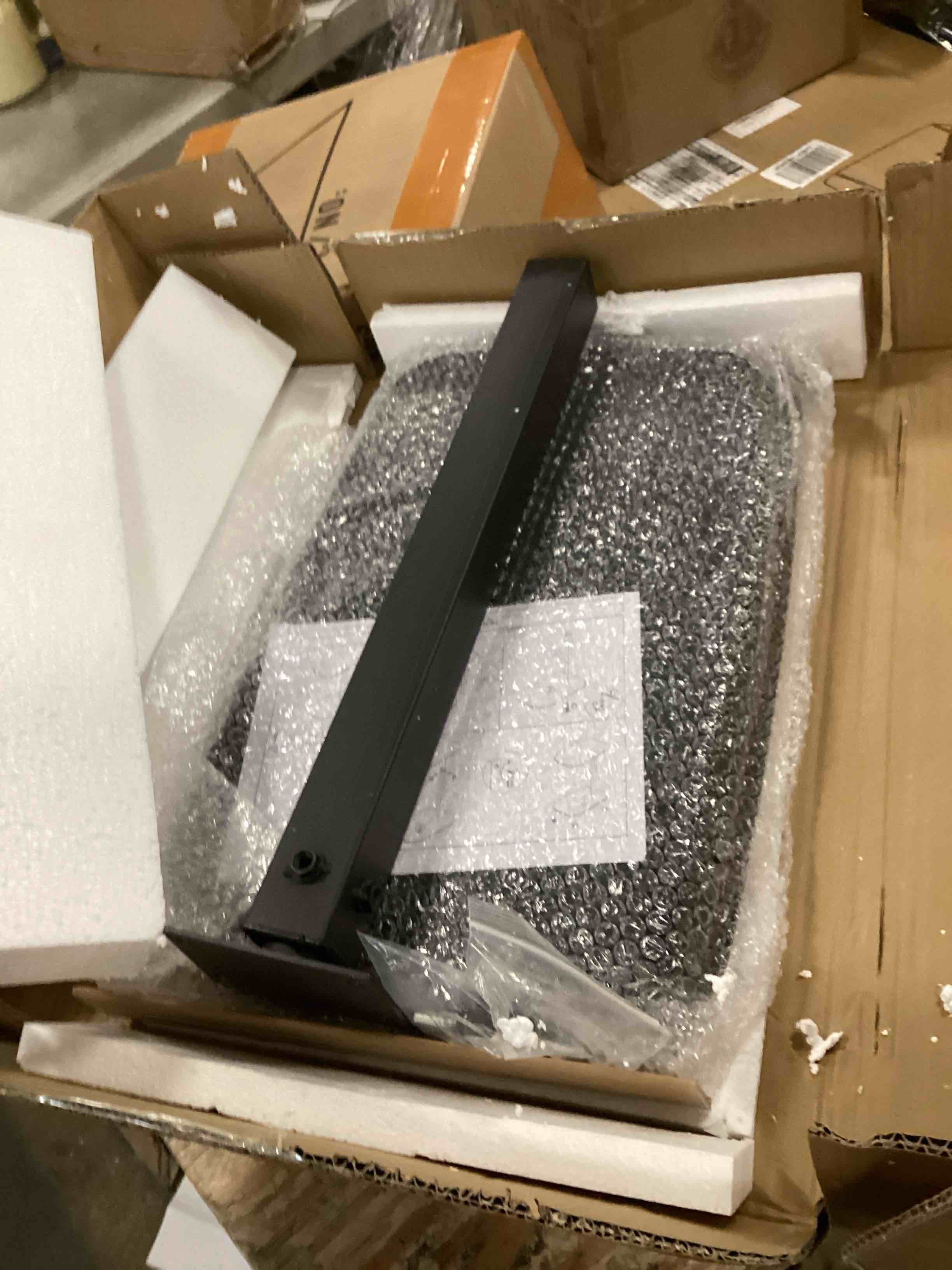 https://s3.amazonaws.com/lotting-images-prod/bidfta/GRA1980877_1738594611217.jpeg