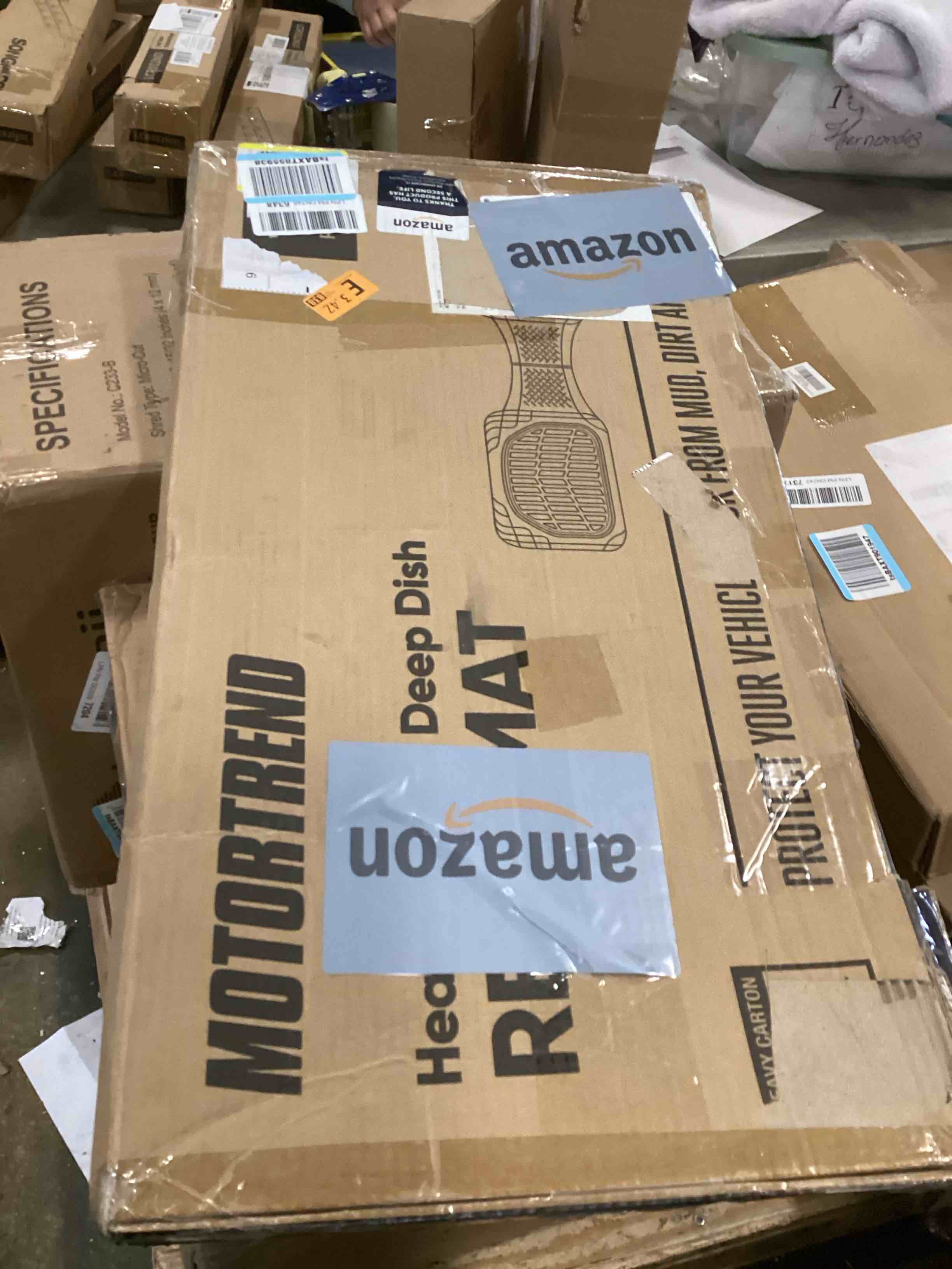 https://s3.amazonaws.com/lotting-images-prod/bidfta/GRA1980939_1738607398097.jpeg