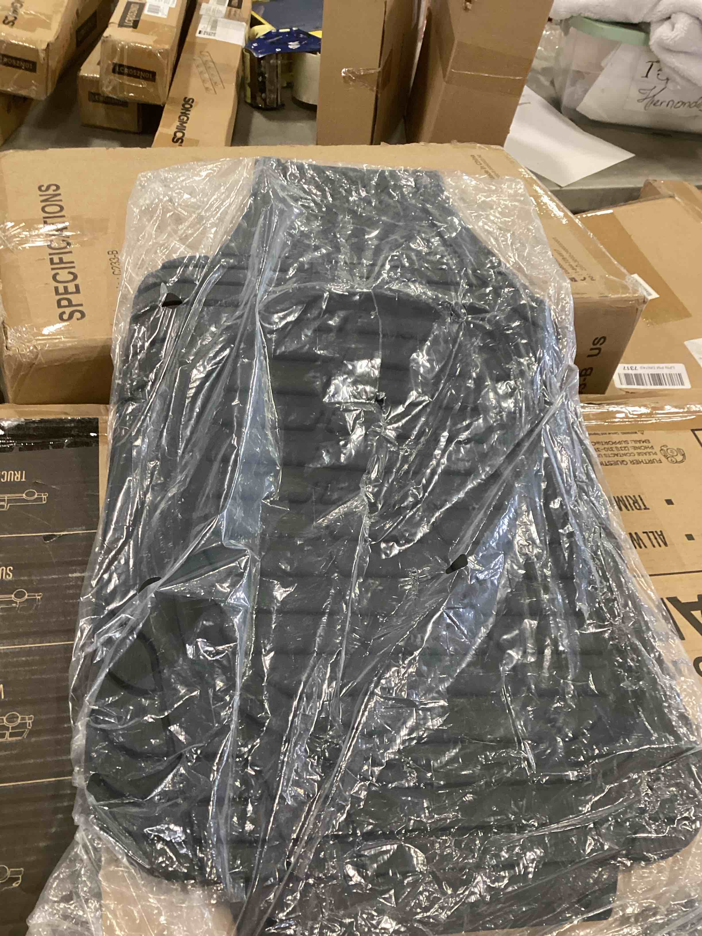 https://s3.amazonaws.com/lotting-images-prod/bidfta/GRA1980939_1738607426111.jpeg