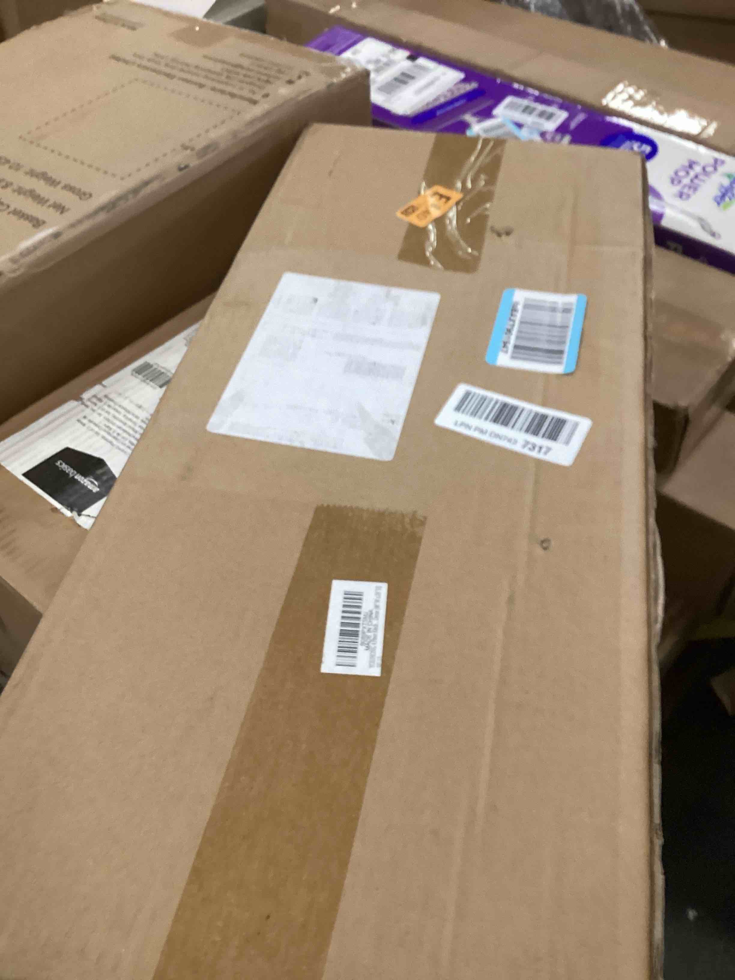 https://s3.amazonaws.com/lotting-images-prod/bidfta/GRA1980941_1738607607148.jpeg
