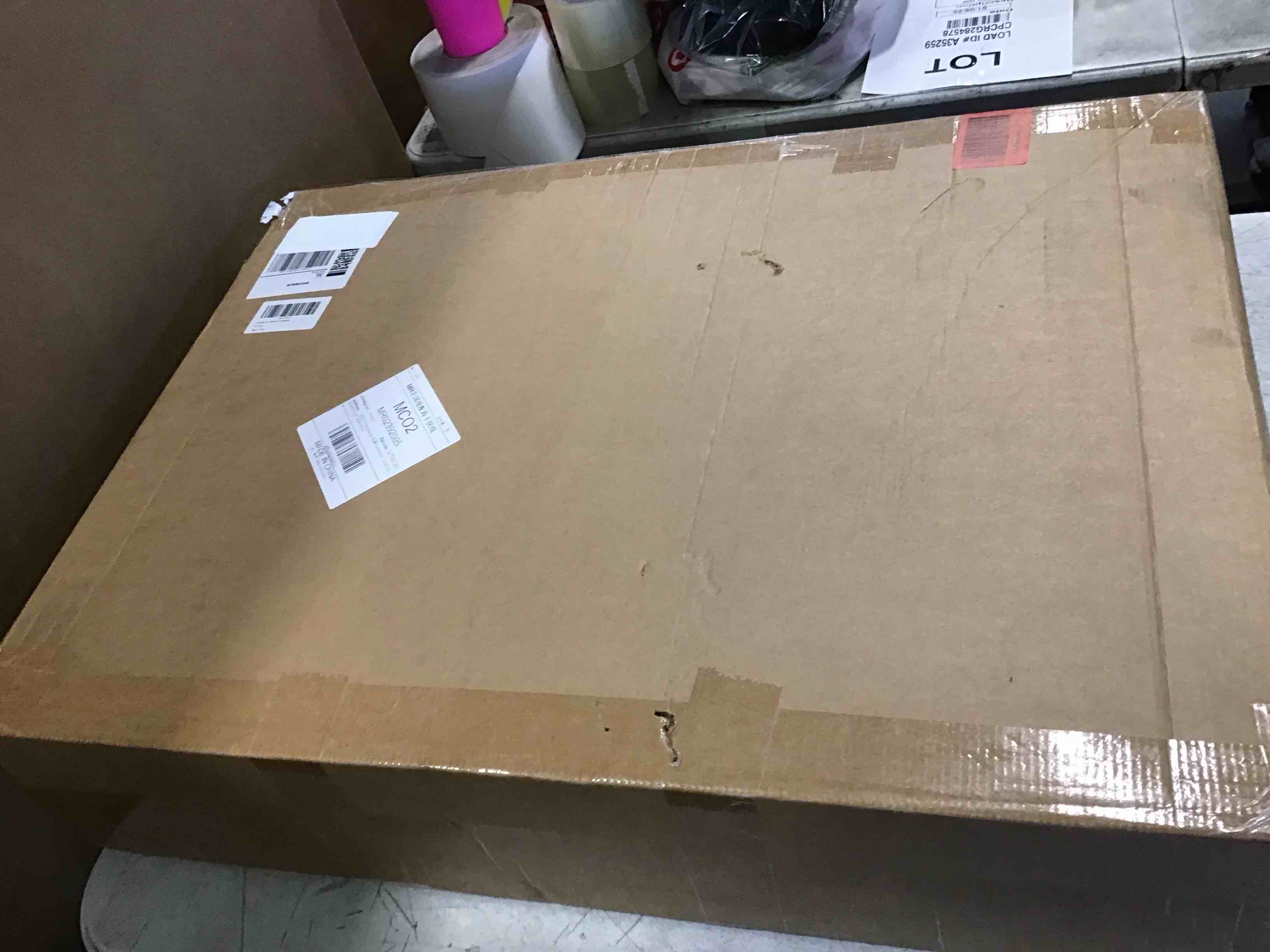 https://s3.amazonaws.com/lotting-images-prod/bidfta/GRA1981613_1737137851413.jpeg