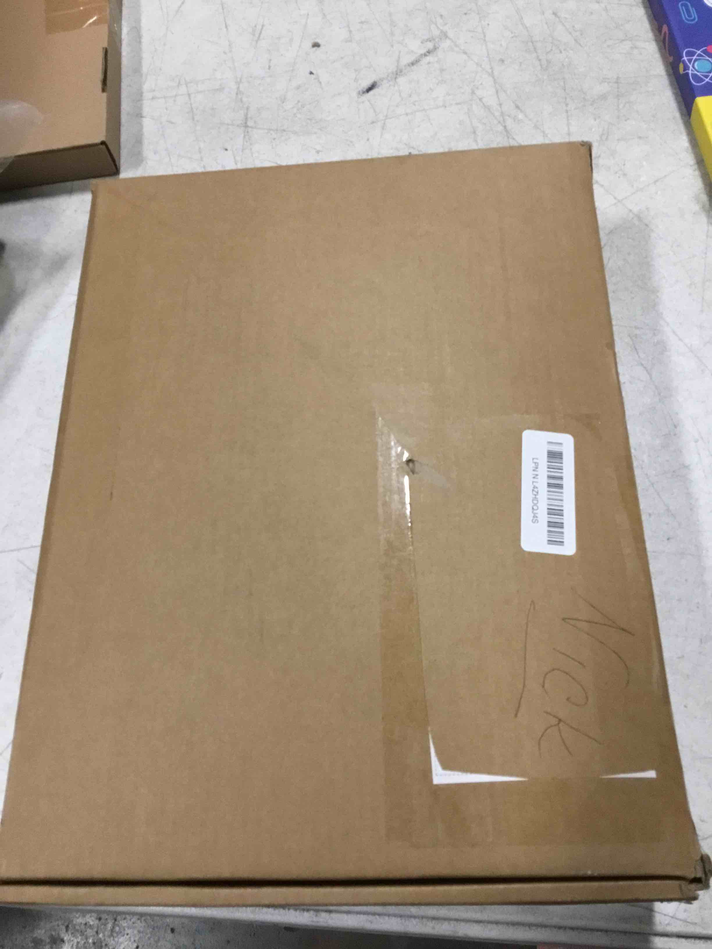 https://s3.amazonaws.com/lotting-images-prod/bidfta/GRA1982531_1737636660415.jpeg
