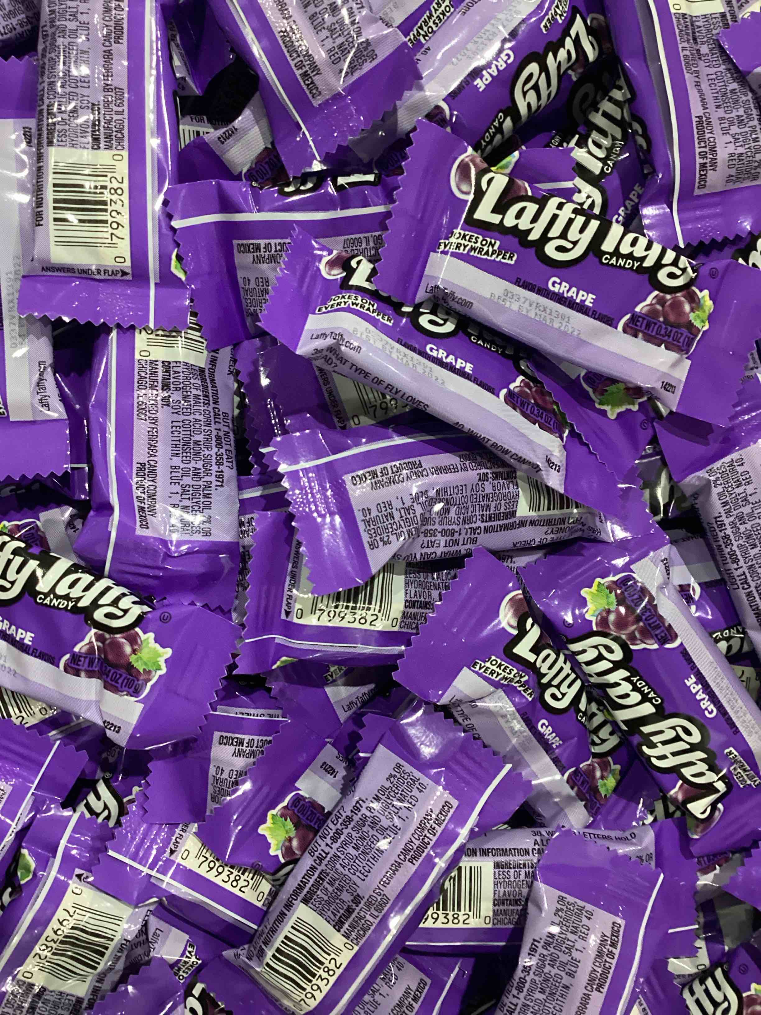 laffy taffy grape 24lb case(exp: MAR2022)