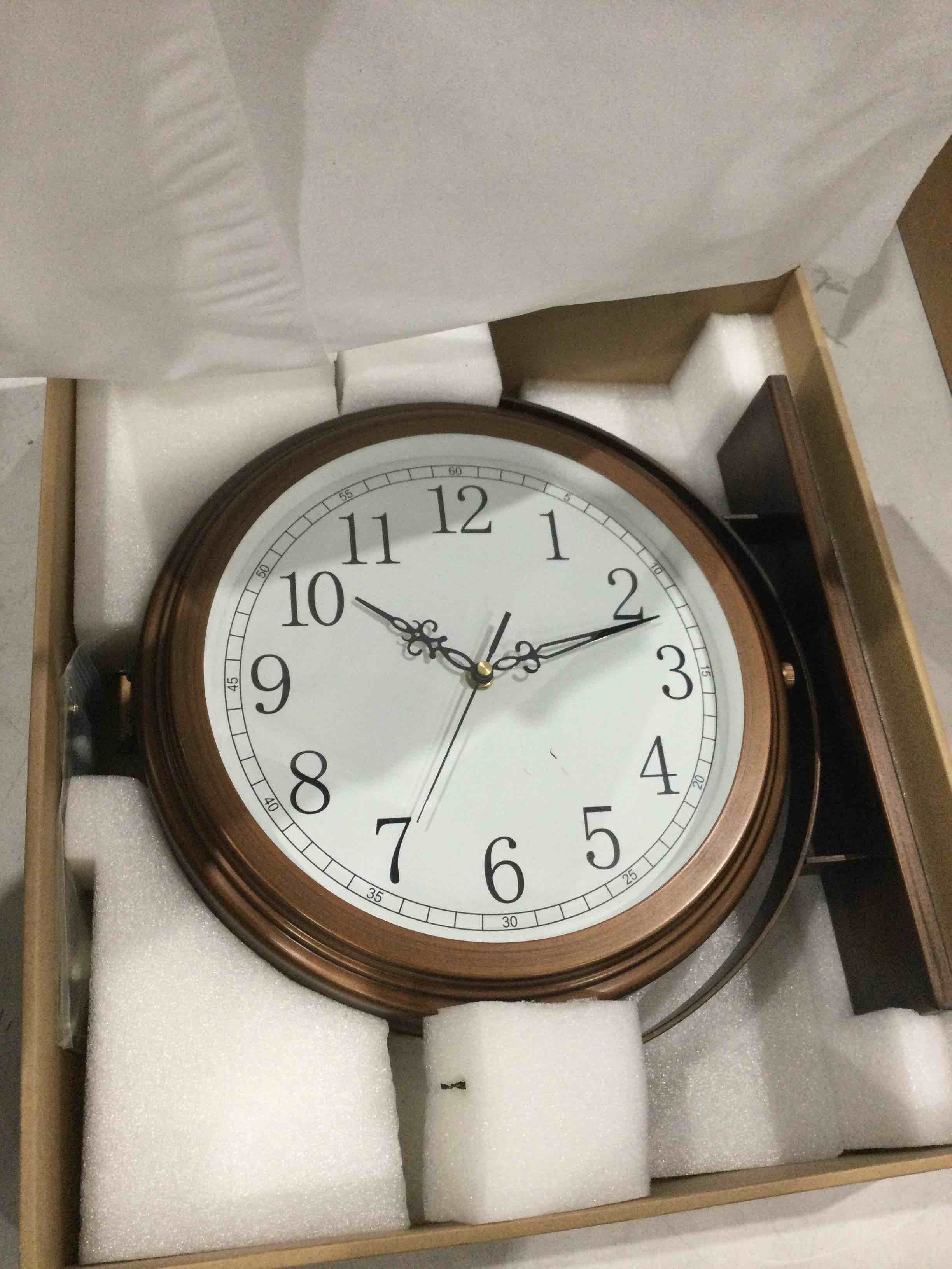 https://s3.amazonaws.com/lotting-images-prod/bidfta/GRA1987378_1744910059172.jpeg