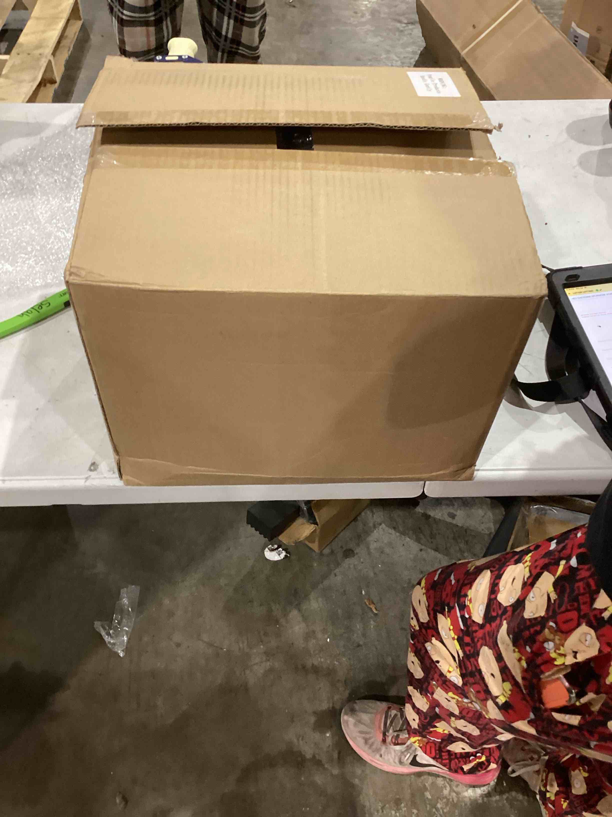 https://s3.amazonaws.com/lotting-images-prod/bidfta/GRA1987601_1745858576350.jpeg