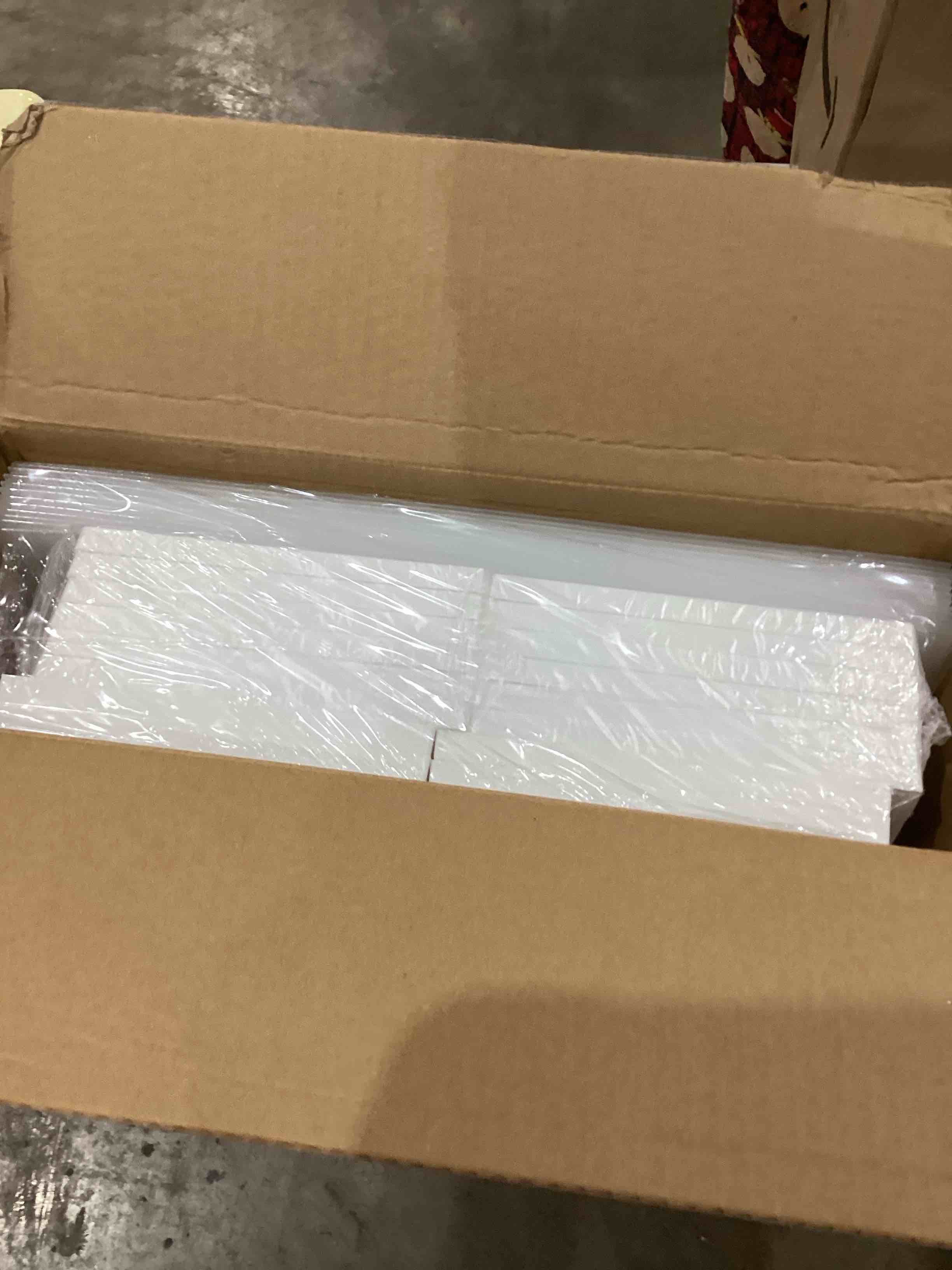 https://s3.amazonaws.com/lotting-images-prod/bidfta/GRA1987644_1745862836478.jpeg
