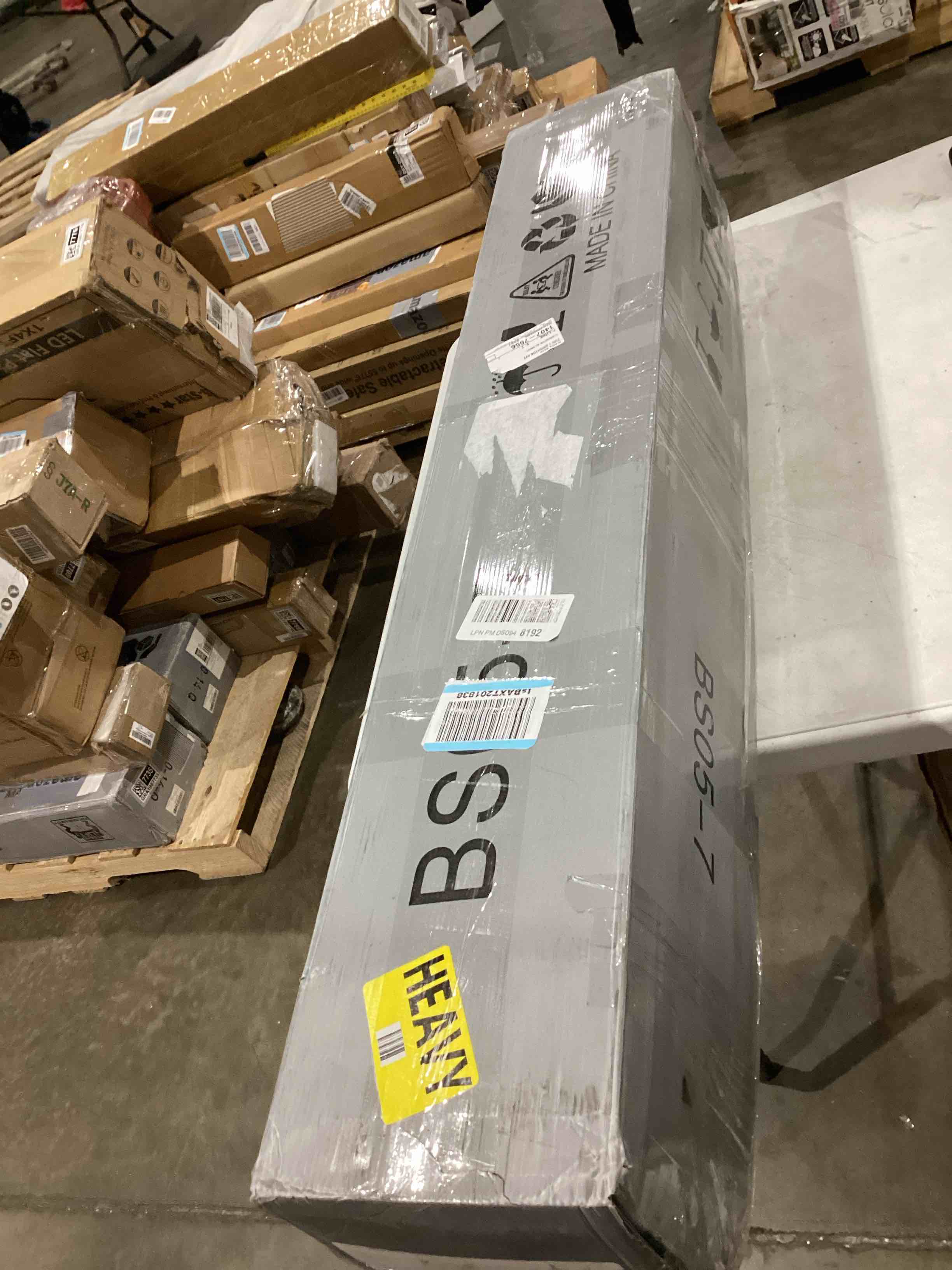 https://s3.amazonaws.com/lotting-images-prod/bidfta/GRA1987741_1745946210022.jpeg