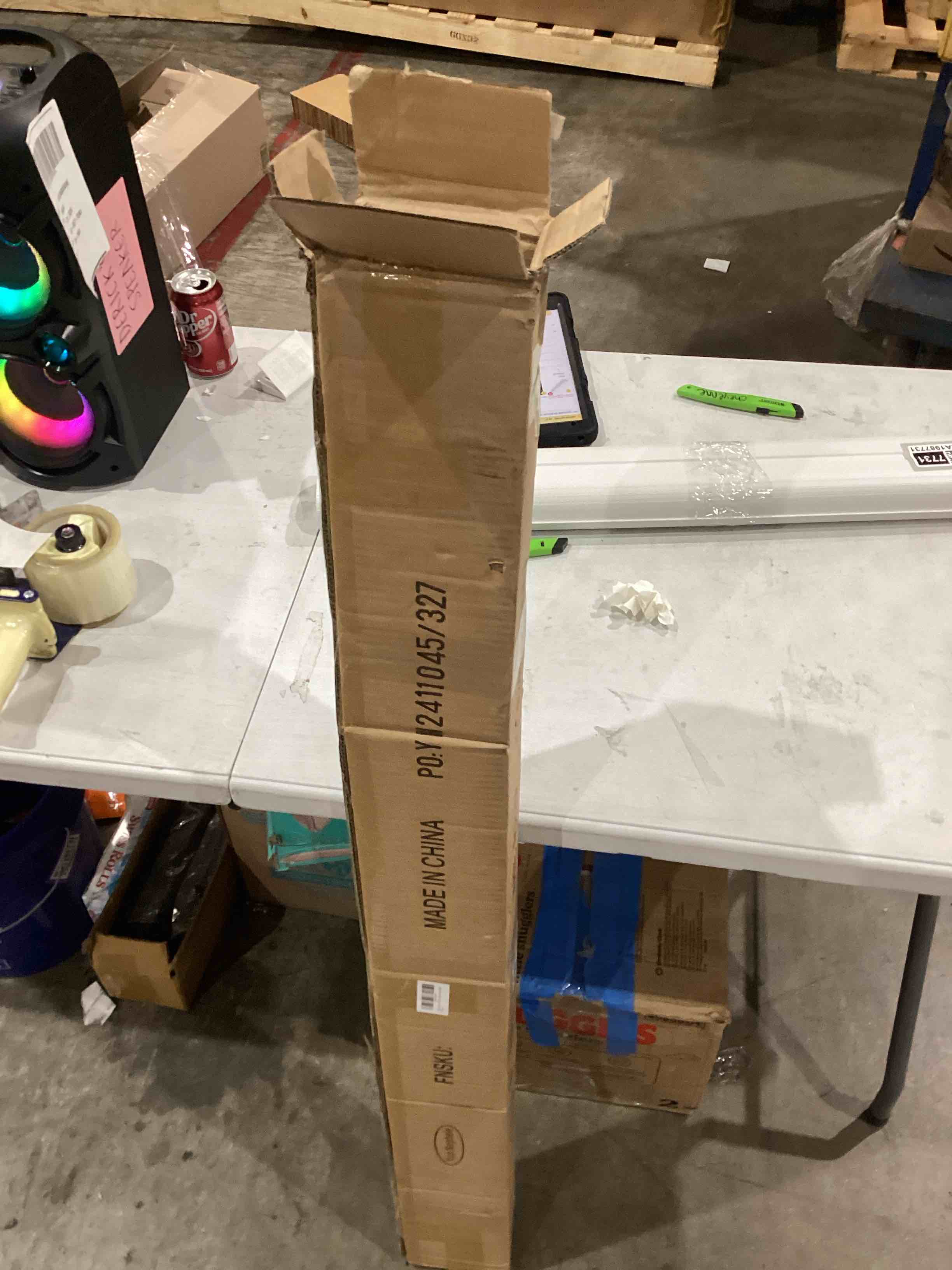 https://s3.amazonaws.com/lotting-images-prod/bidfta/GRA1987755_1745938472873.jpeg