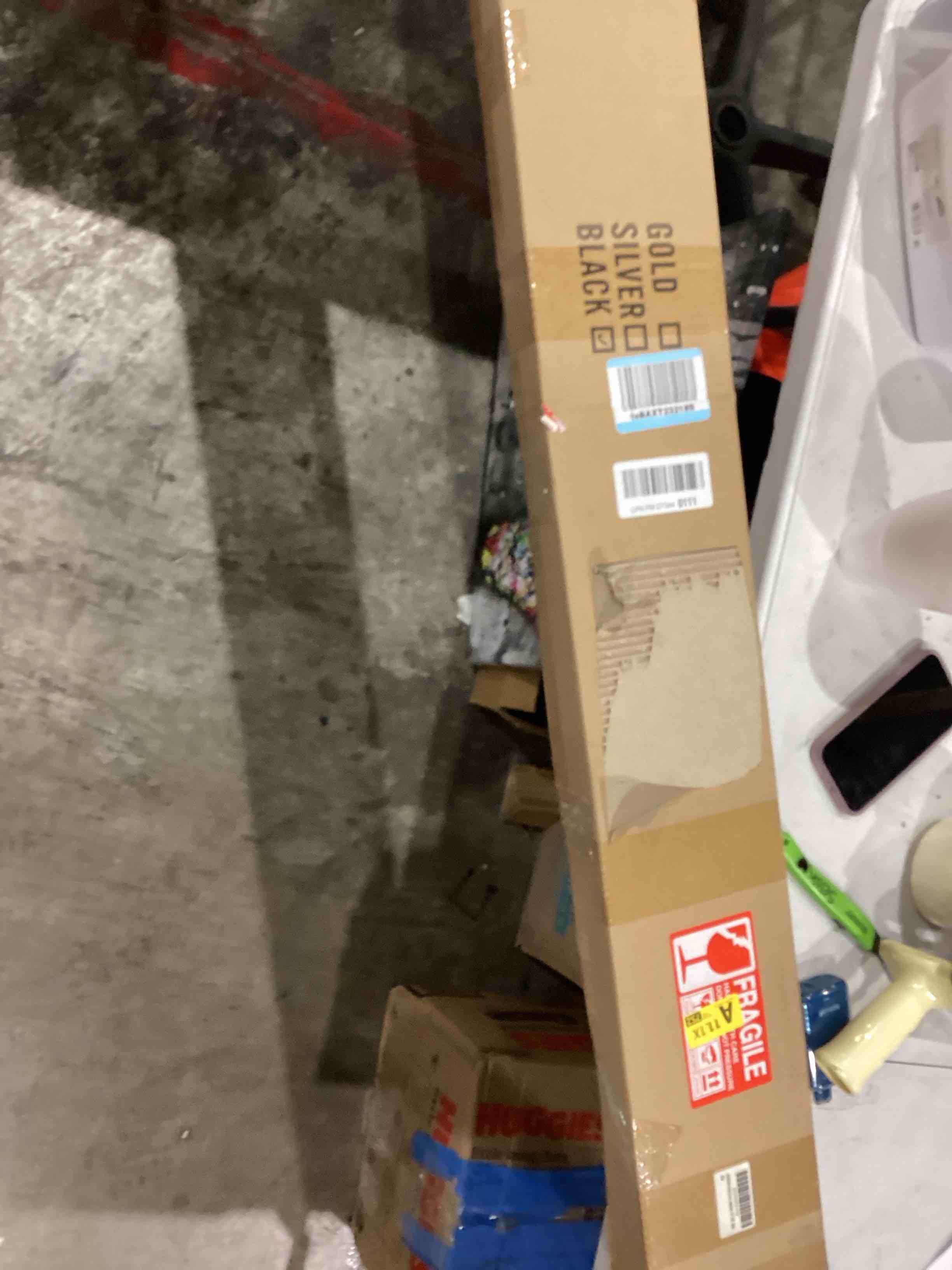 https://s3.amazonaws.com/lotting-images-prod/bidfta/GRA1987779_1745946259282.jpeg
