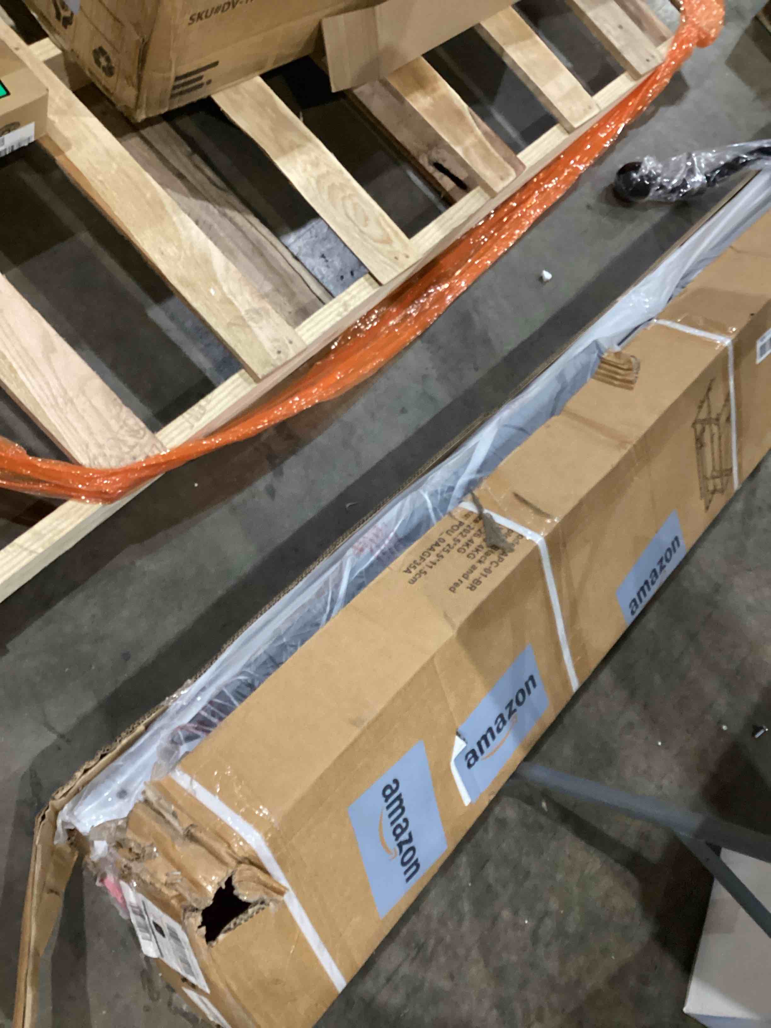 https://s3.amazonaws.com/lotting-images-prod/bidfta/GRA1987910_1746185863854.jpeg