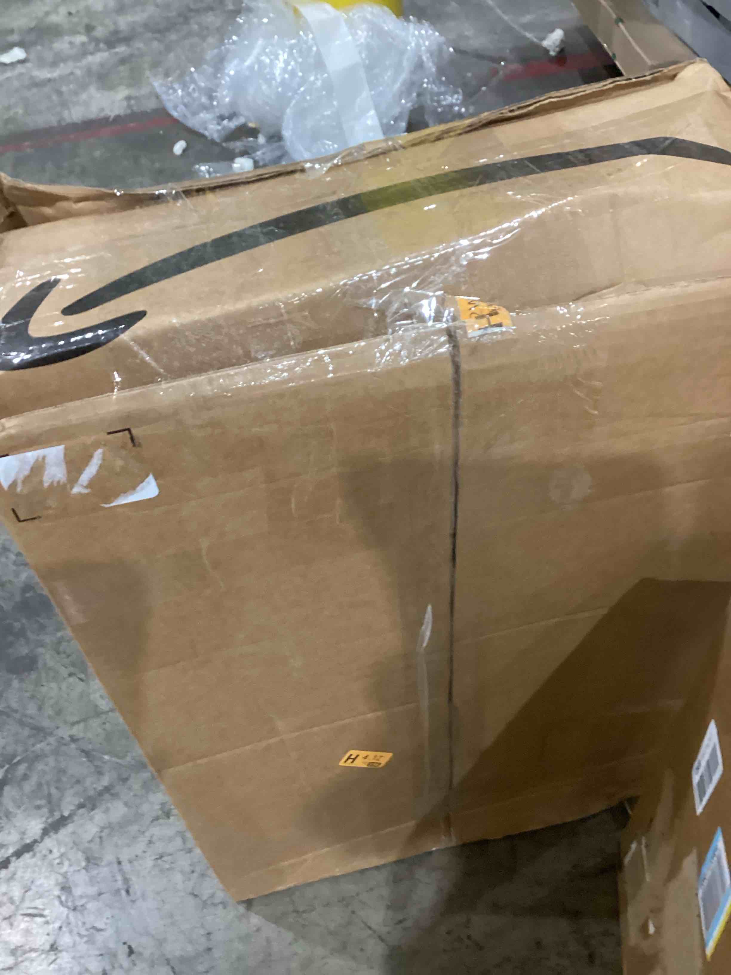 https://s3.amazonaws.com/lotting-images-prod/bidfta/GRA1987996_1746211339464.jpeg