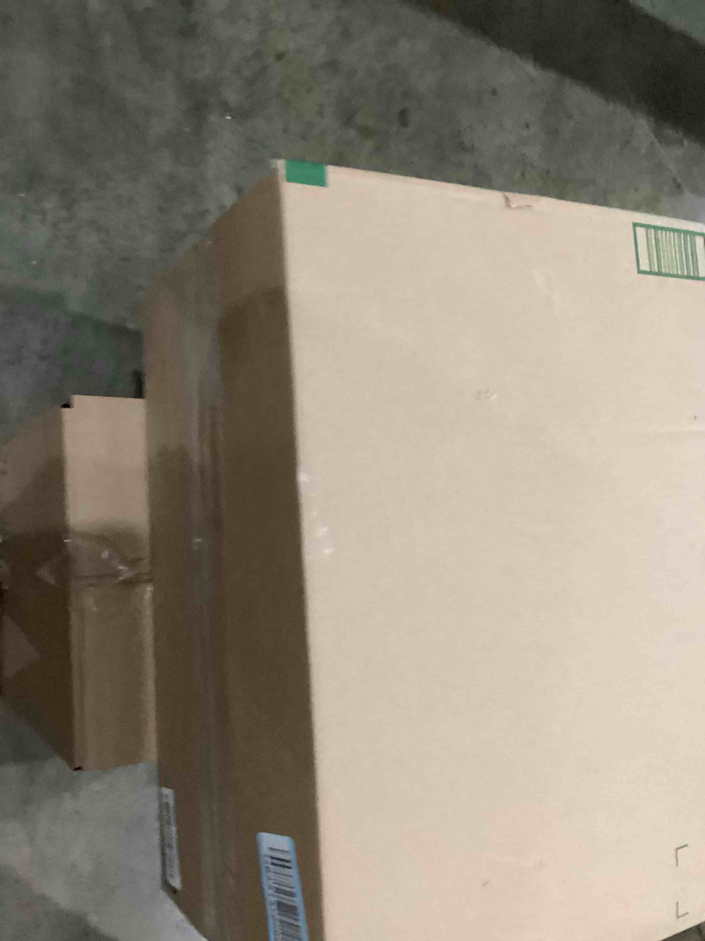 https://s3.amazonaws.com/lotting-images-prod/bidfta/GRA1988625_1746538740584.jpeg
