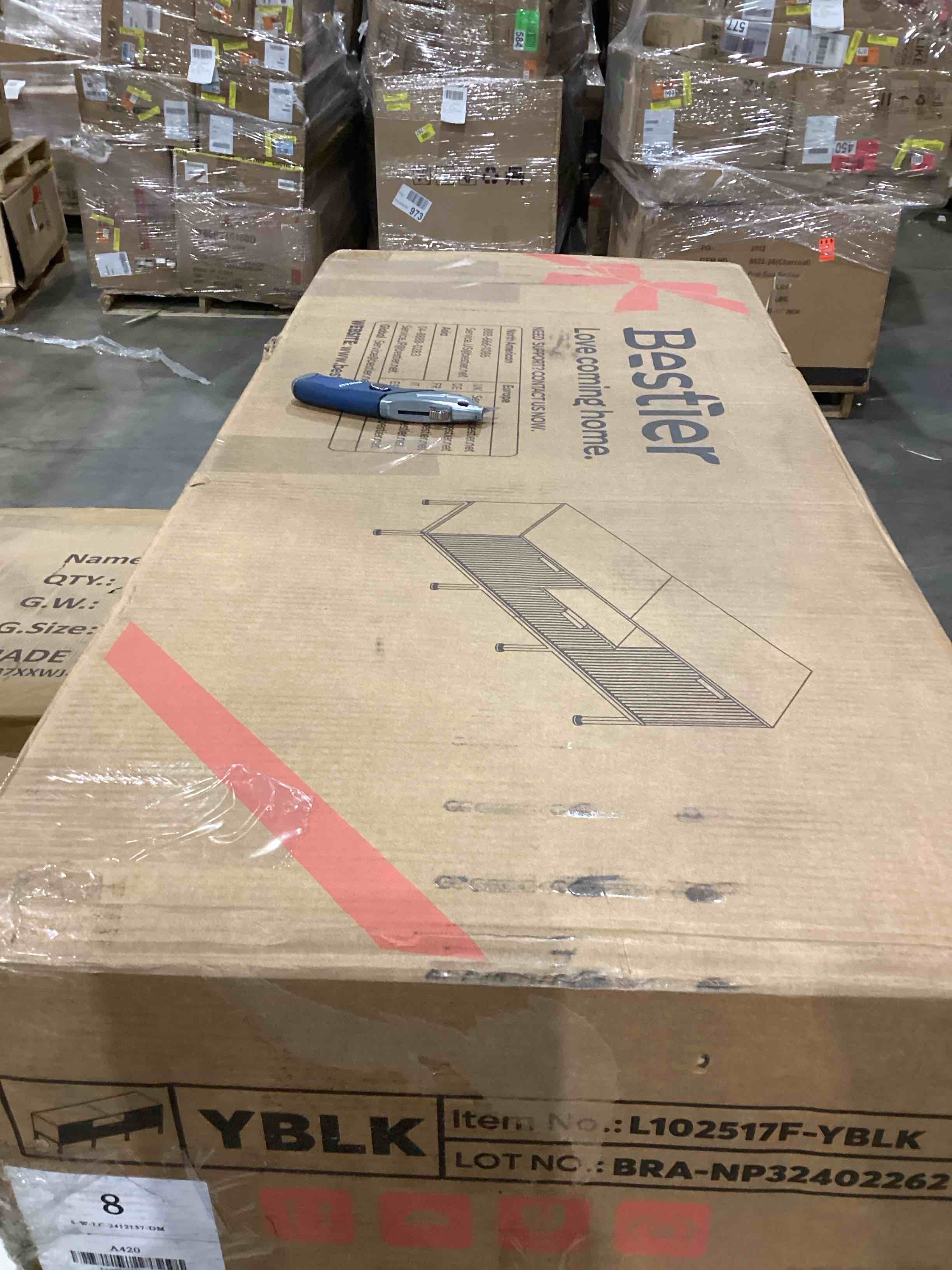 https://s3.amazonaws.com/lotting-images-prod/bidfta/GRA1988899_1746534650664.jpeg