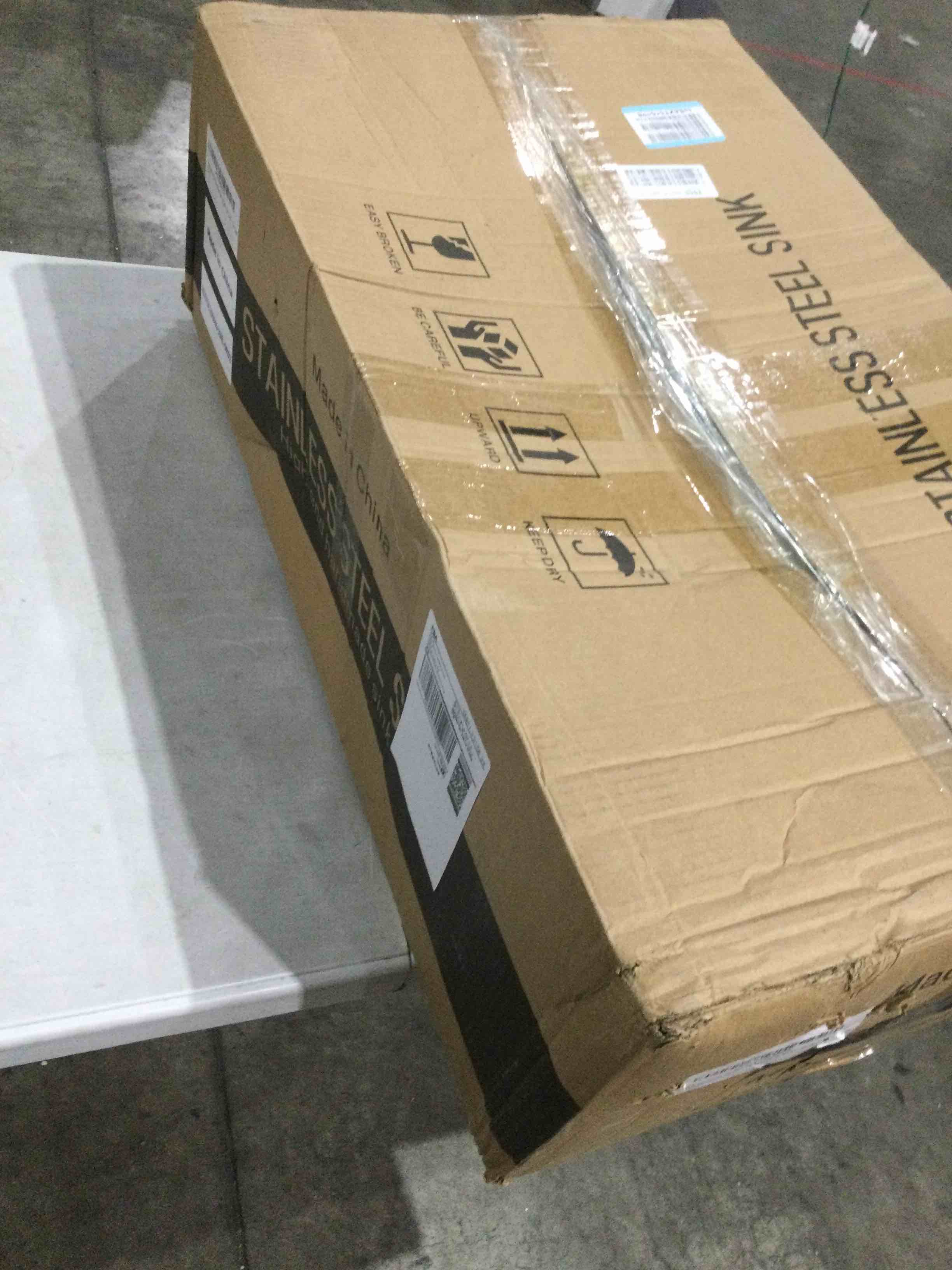 https://s3.amazonaws.com/lotting-images-prod/bidfta/GRA1989091_1746556331141.jpeg
