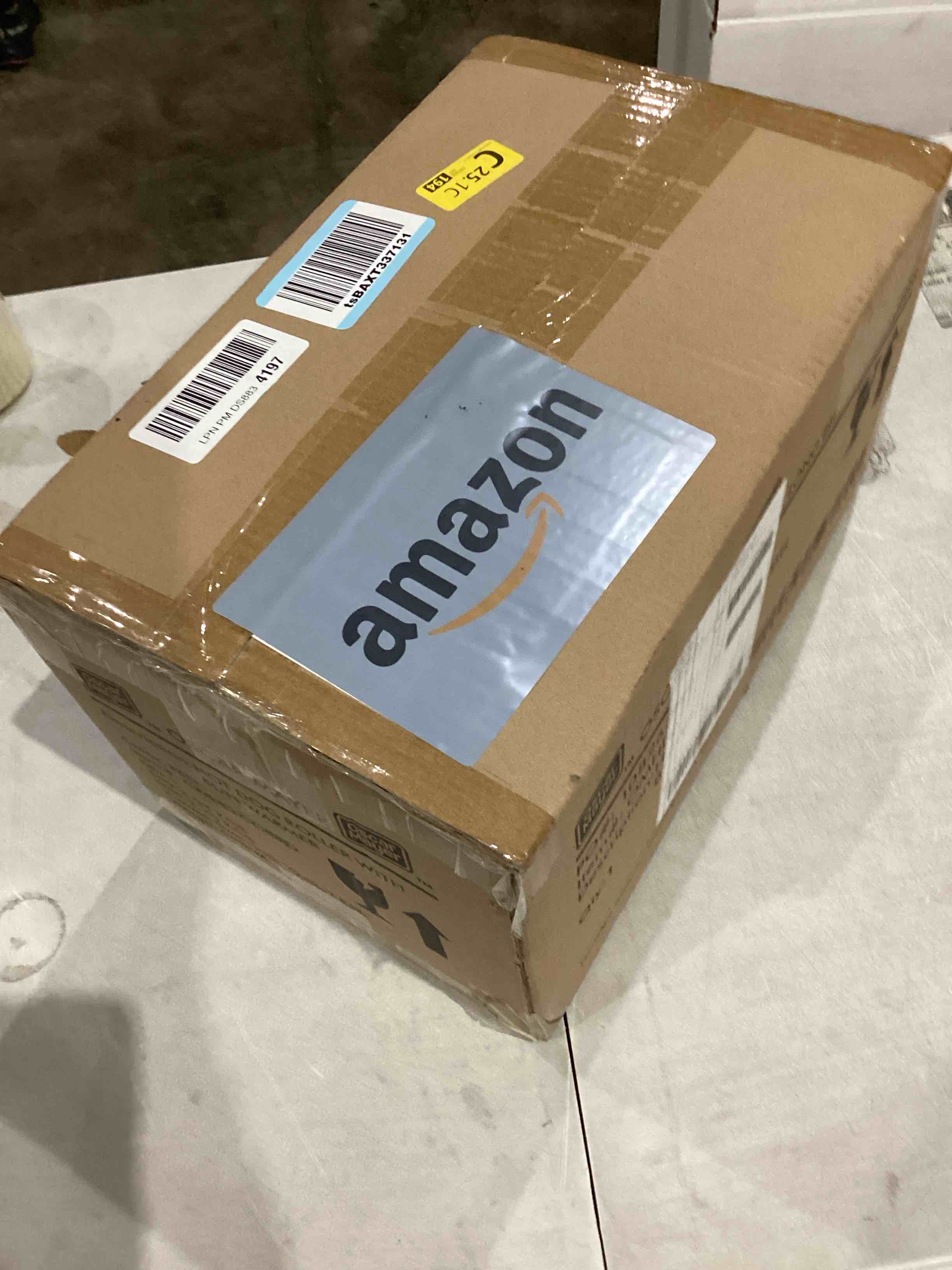 https://s3.amazonaws.com/lotting-images-prod/bidfta/GRA1989122_1746616104719.jpeg