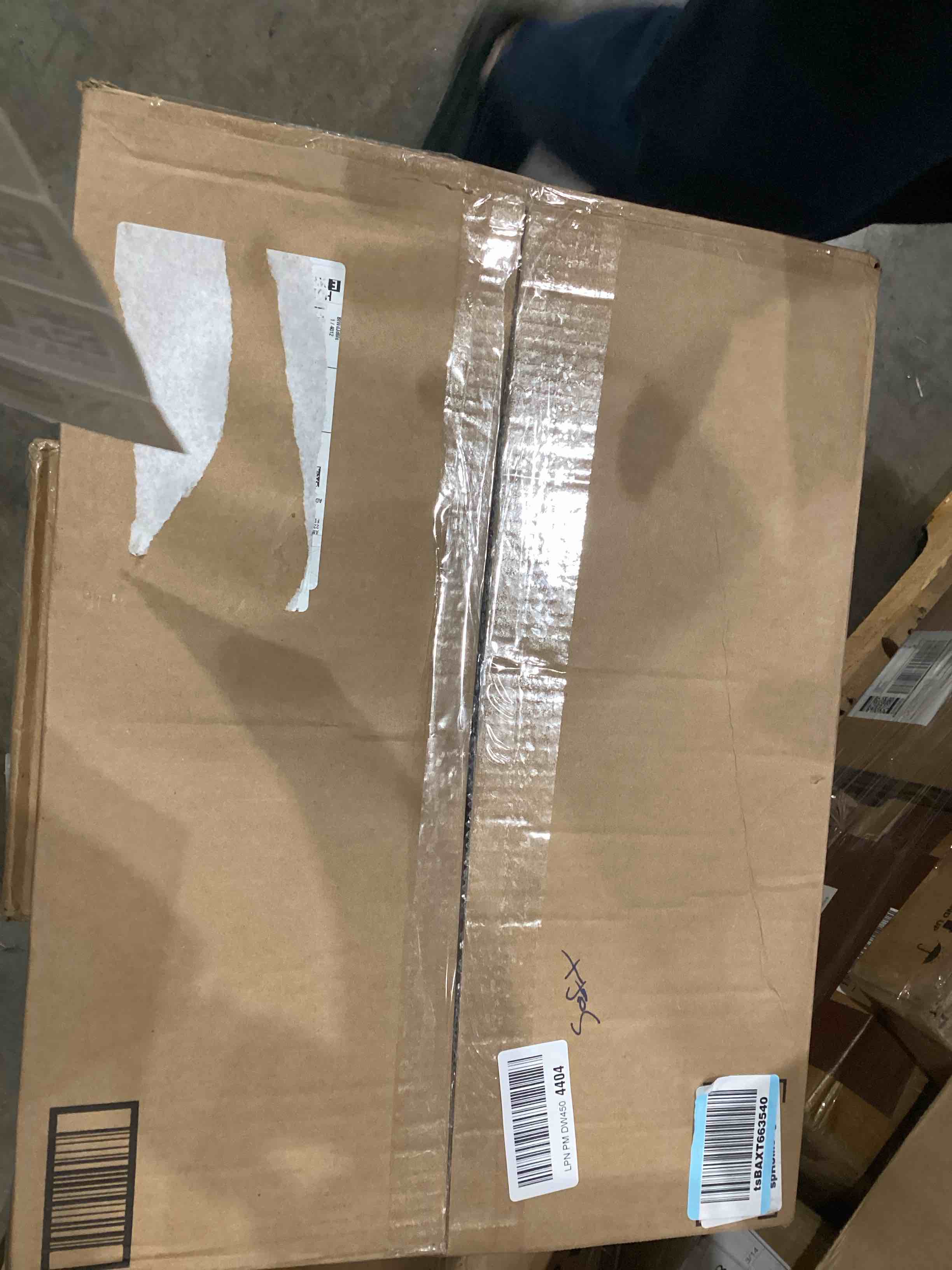 https://s3.amazonaws.com/lotting-images-prod/bidfta/GRA1989228_1746621458402.jpeg