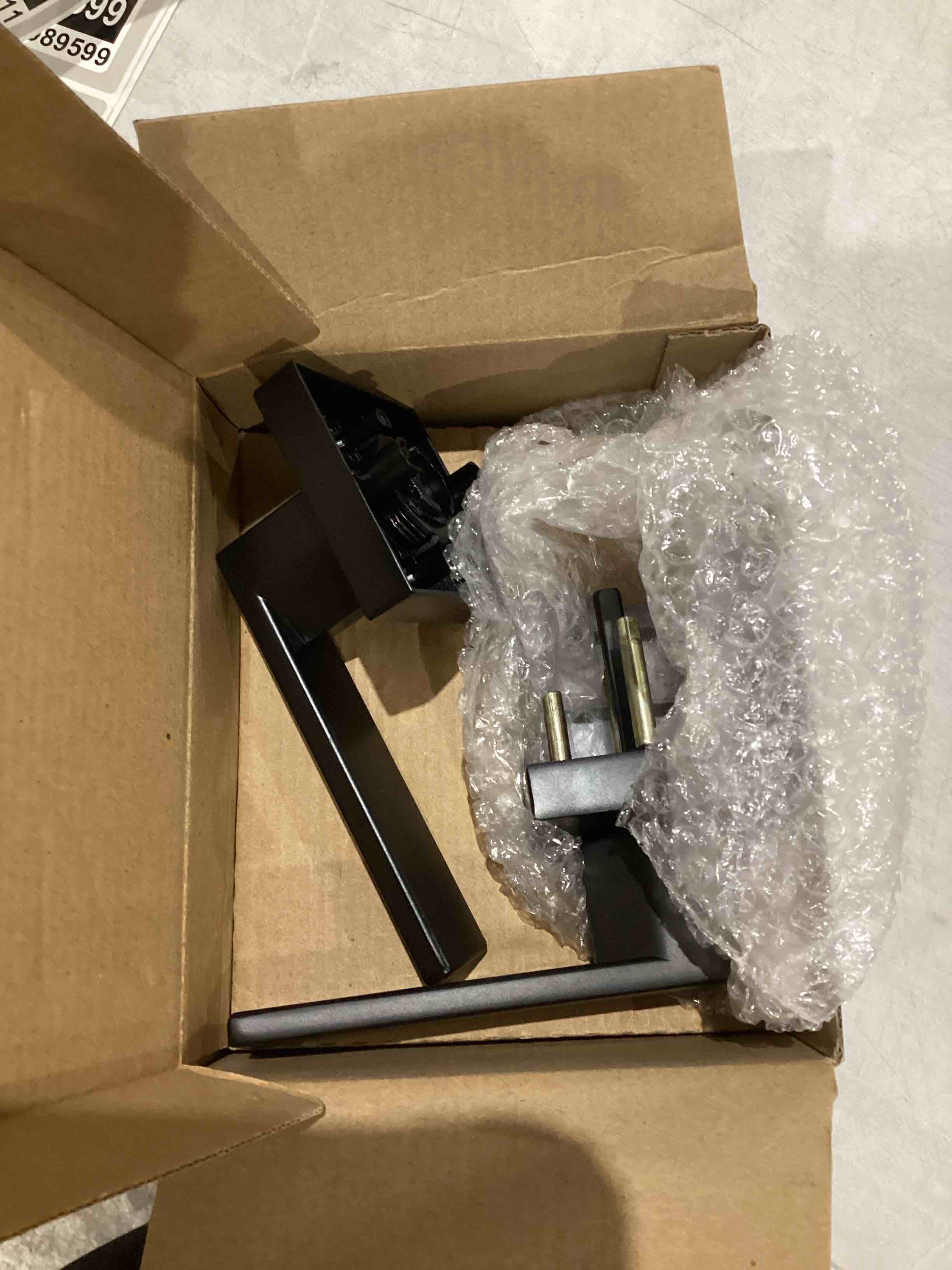 https://s3.amazonaws.com/lotting-images-prod/bidfta/GRA1989611_1746632717467.jpeg