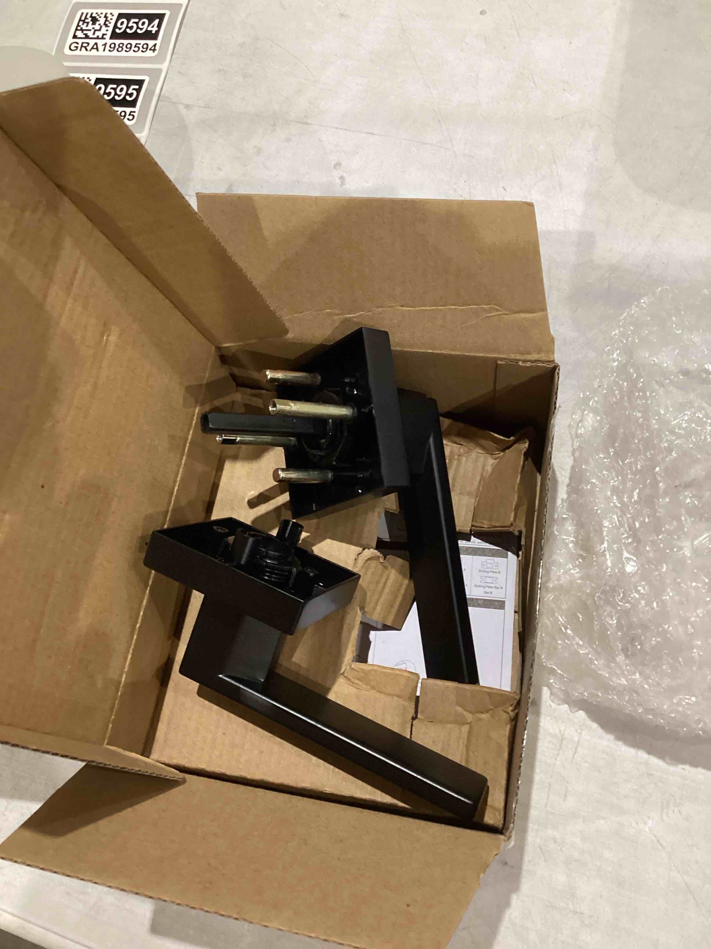 https://s3.amazonaws.com/lotting-images-prod/bidfta/GRA1989611_1746632736922.jpeg