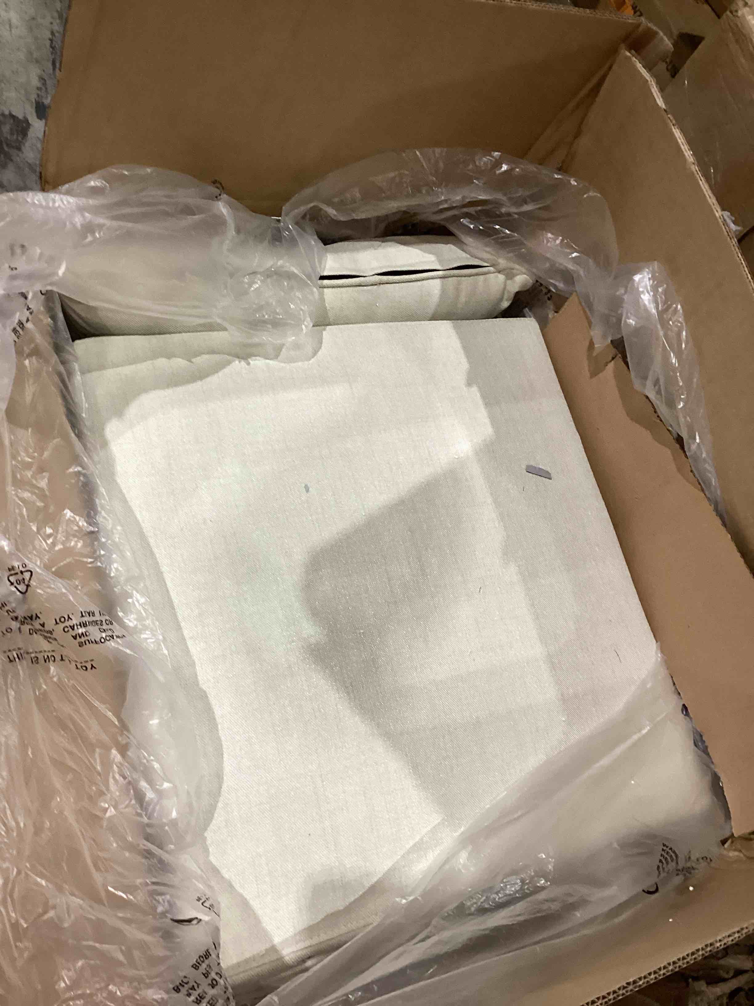 https://s3.amazonaws.com/lotting-images-prod/bidfta/GRA1990036_1752001055232.jpeg