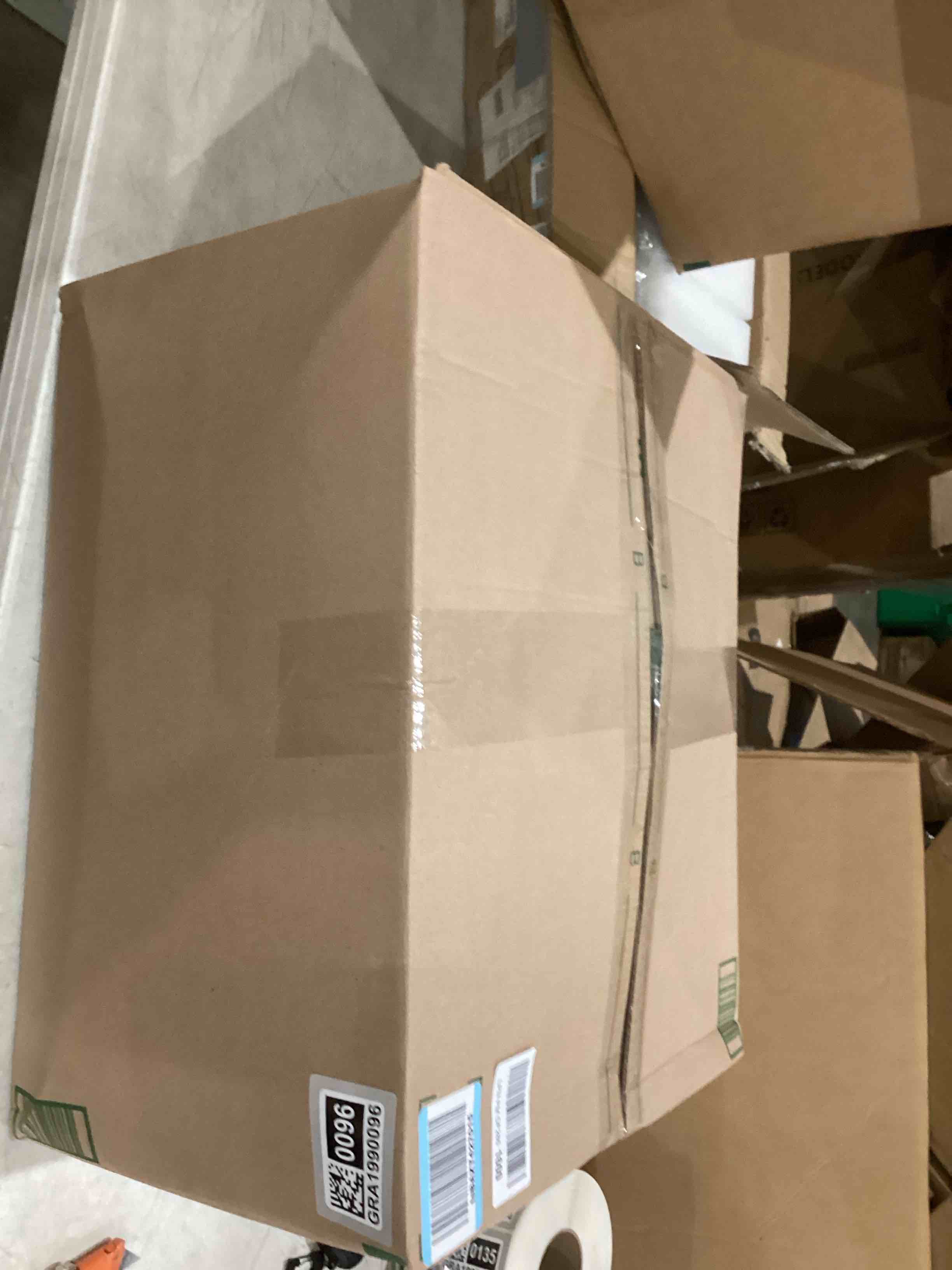 https://s3.amazonaws.com/lotting-images-prod/bidfta/GRA1990096_1752495299466.jpeg