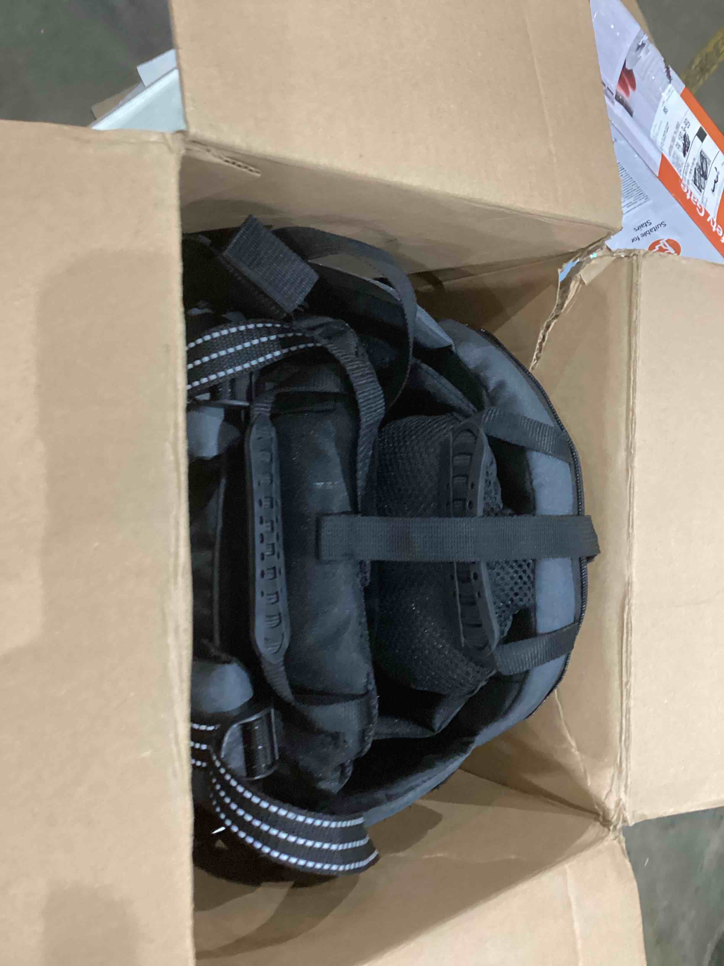https://s3.amazonaws.com/lotting-images-prod/bidfta/GRA1990295_1752687264818.jpeg