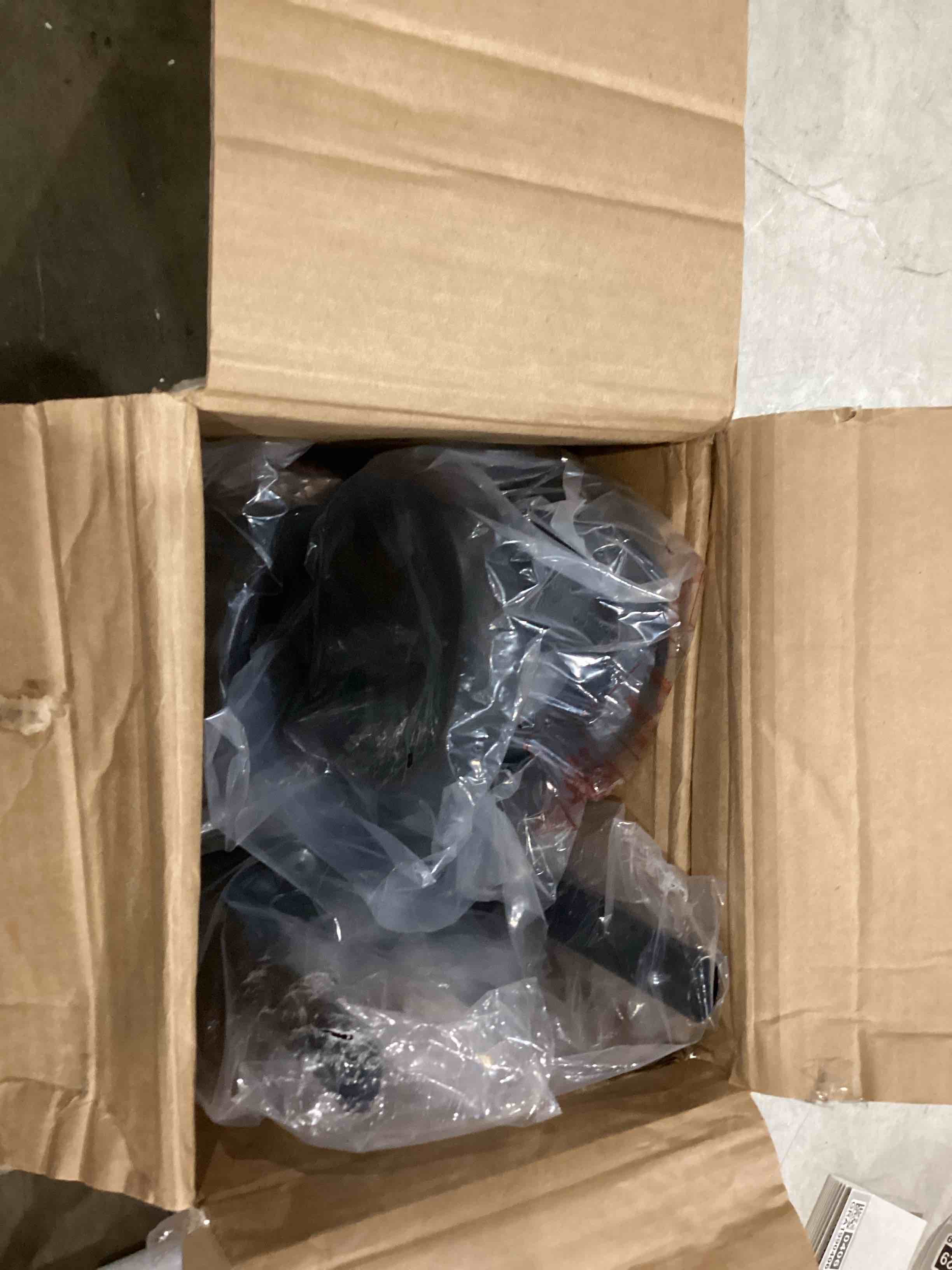 https://s3.amazonaws.com/lotting-images-prod/bidfta/GRA1990406_1752771410742.jpeg