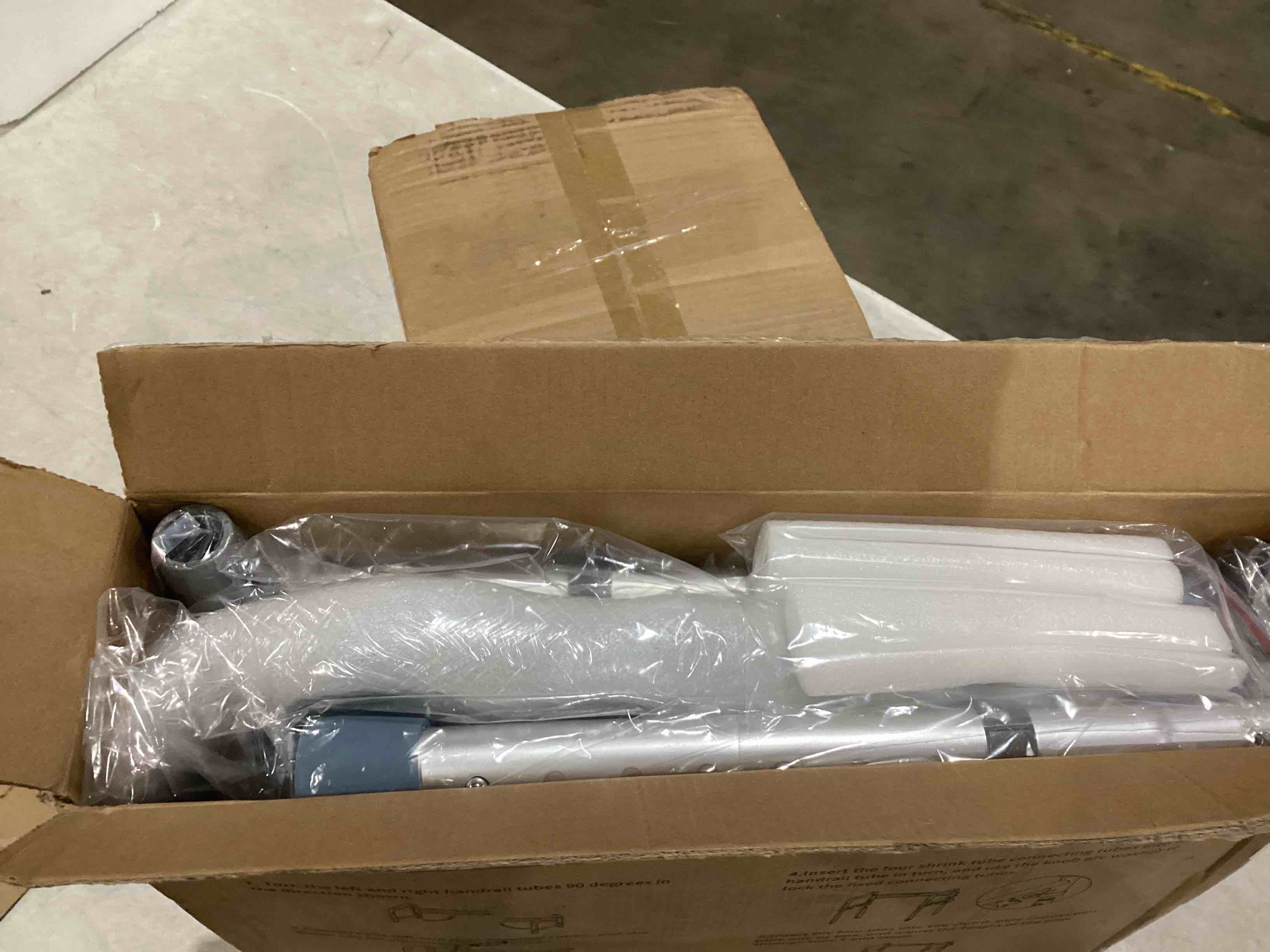 https://s3.amazonaws.com/lotting-images-prod/bidfta/GRA1990421_1752776332504.jpeg