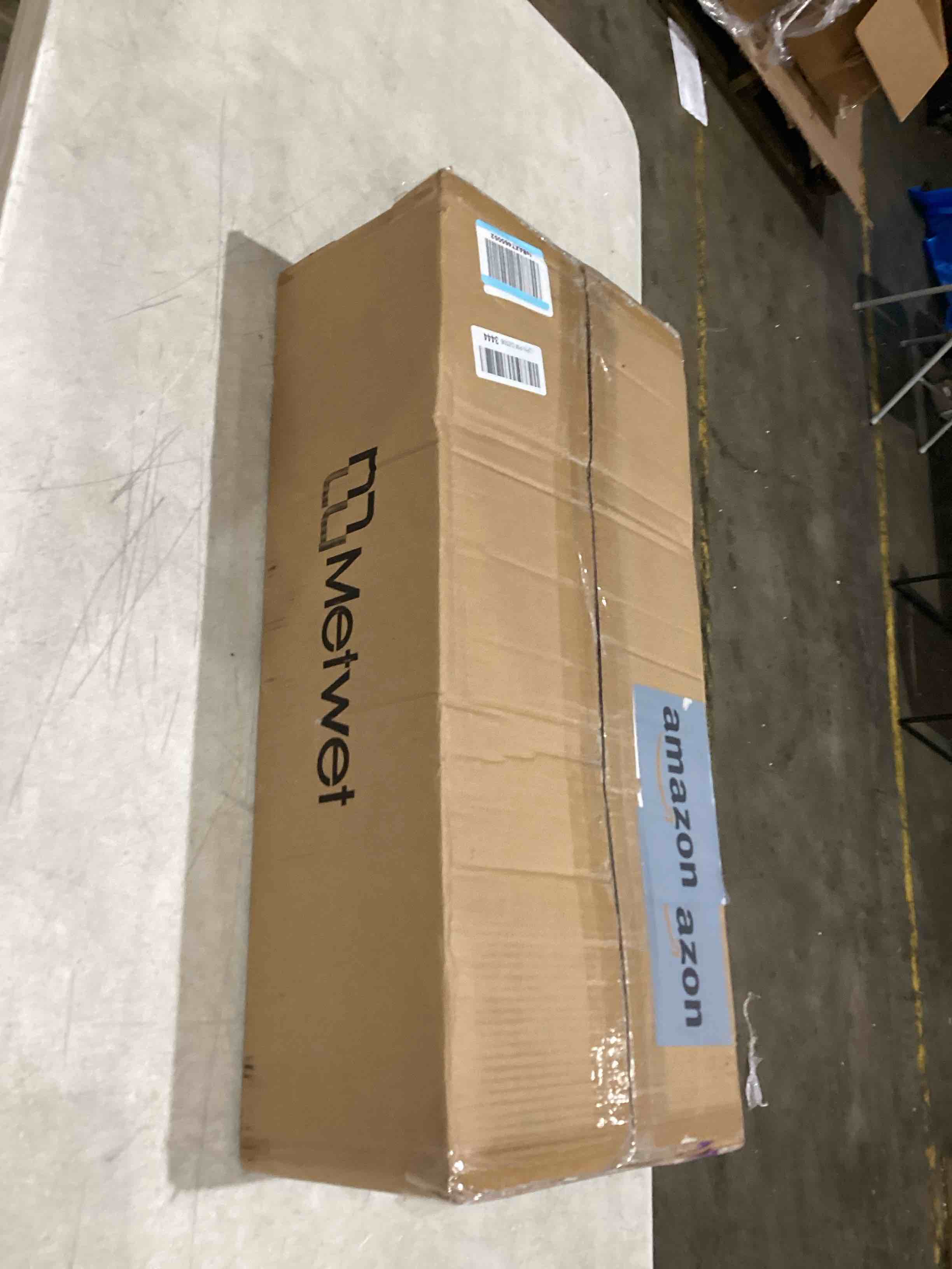 https://s3.amazonaws.com/lotting-images-prod/bidfta/GRA1990441_1752837695655.jpeg