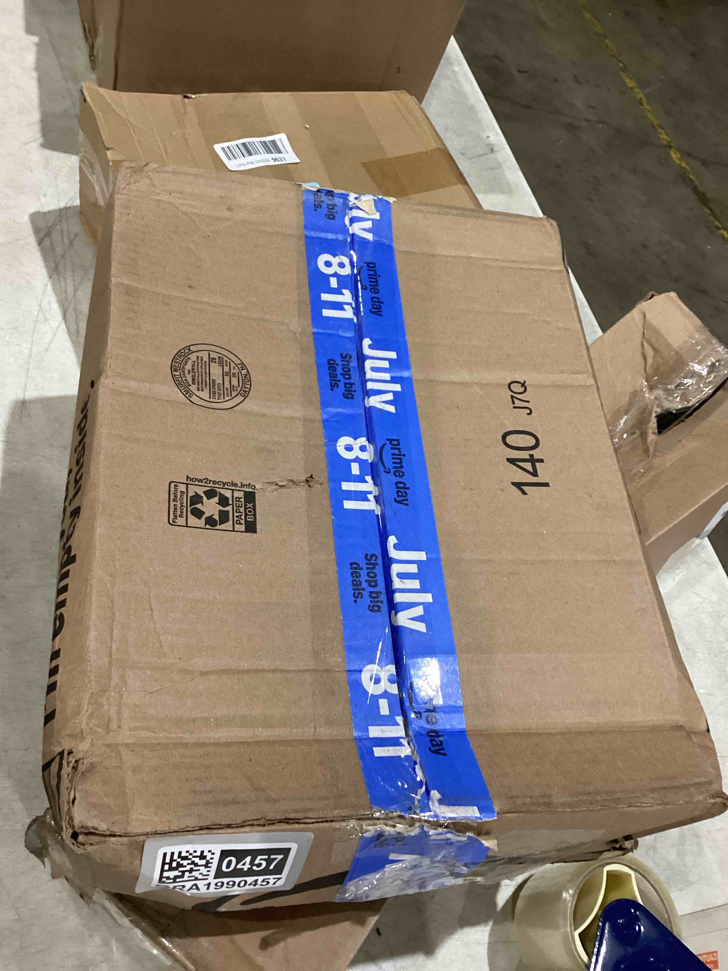 https://s3.amazonaws.com/lotting-images-prod/bidfta/GRA1990457_1752839002658.jpeg