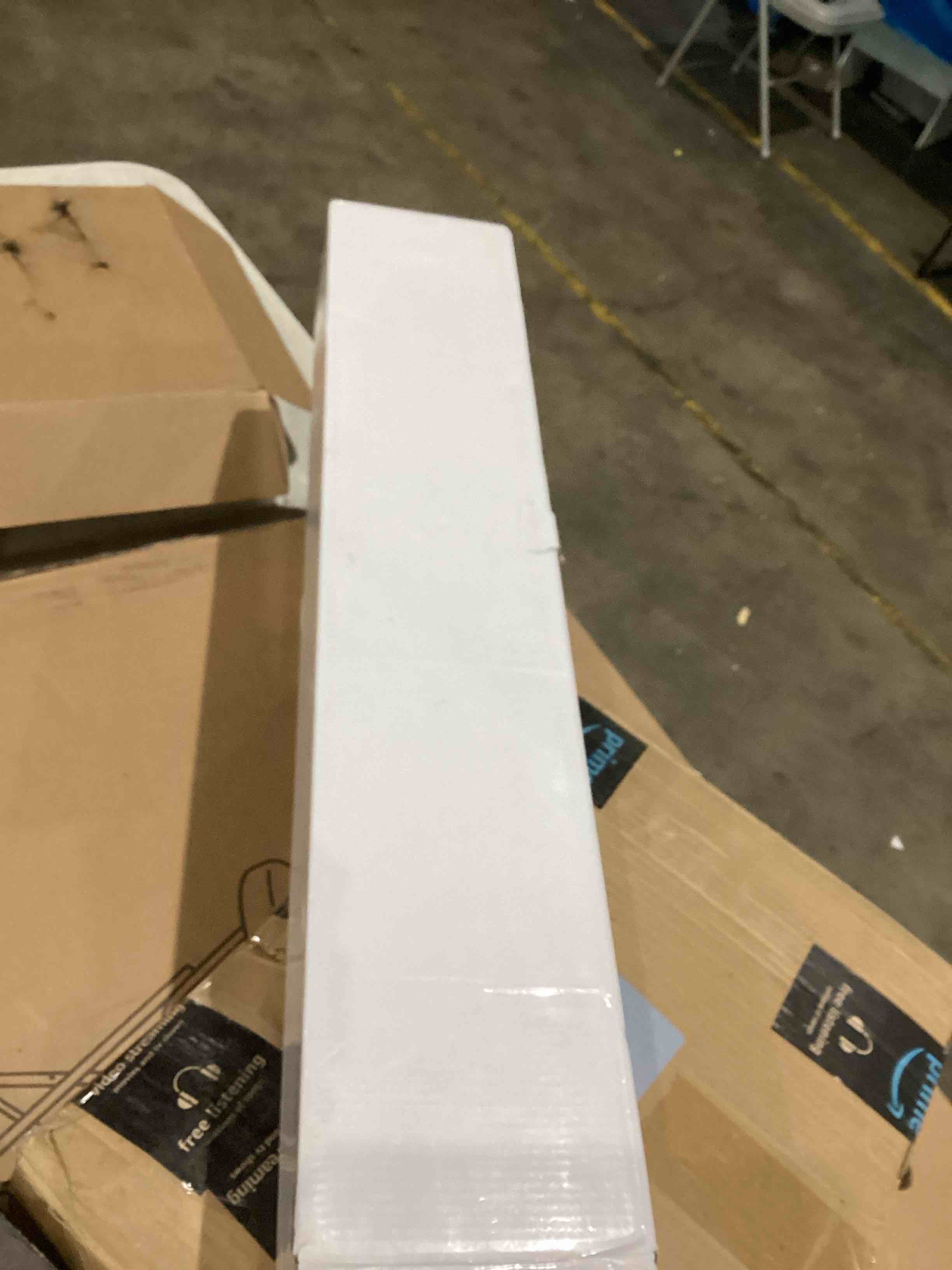 https://s3.amazonaws.com/lotting-images-prod/bidfta/GRA1990459_1752843121432.jpeg