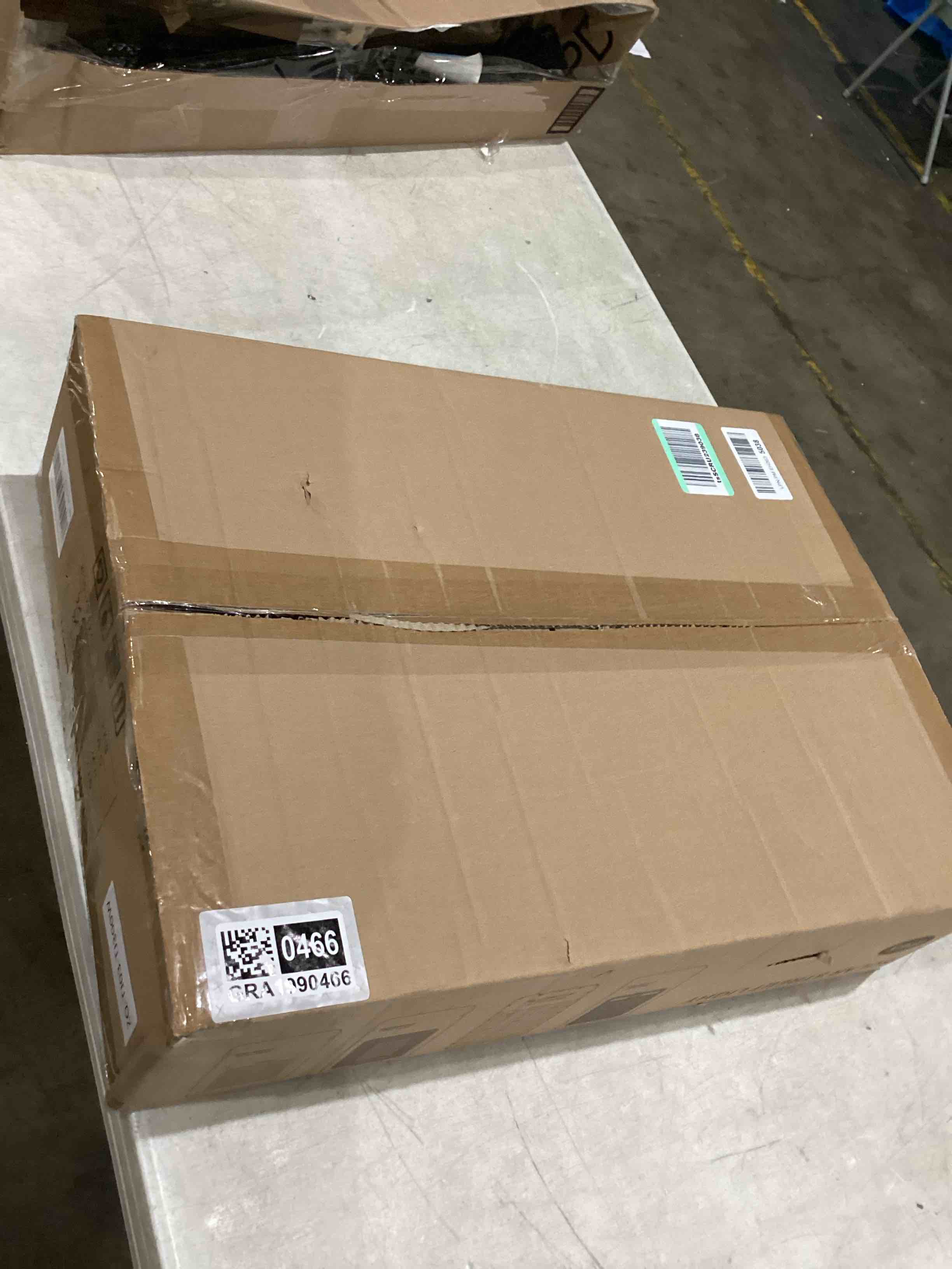 https://s3.amazonaws.com/lotting-images-prod/bidfta/GRA1990466_1752842741567.jpeg