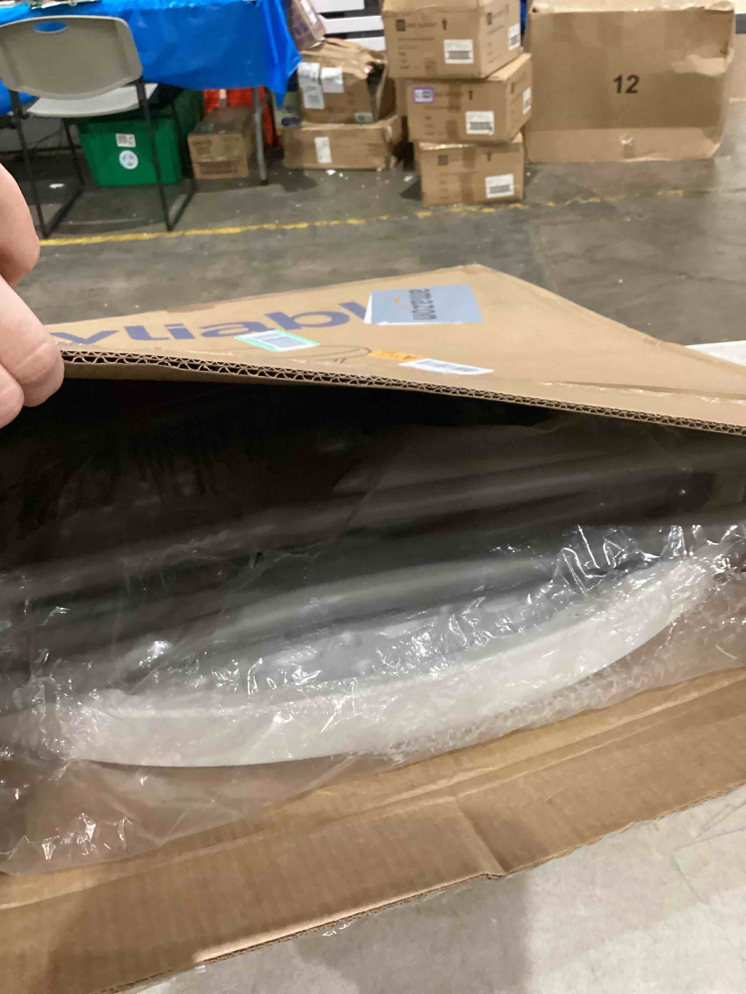 https://s3.amazonaws.com/lotting-images-prod/bidfta/GRA1990477_1752844771916.jpeg