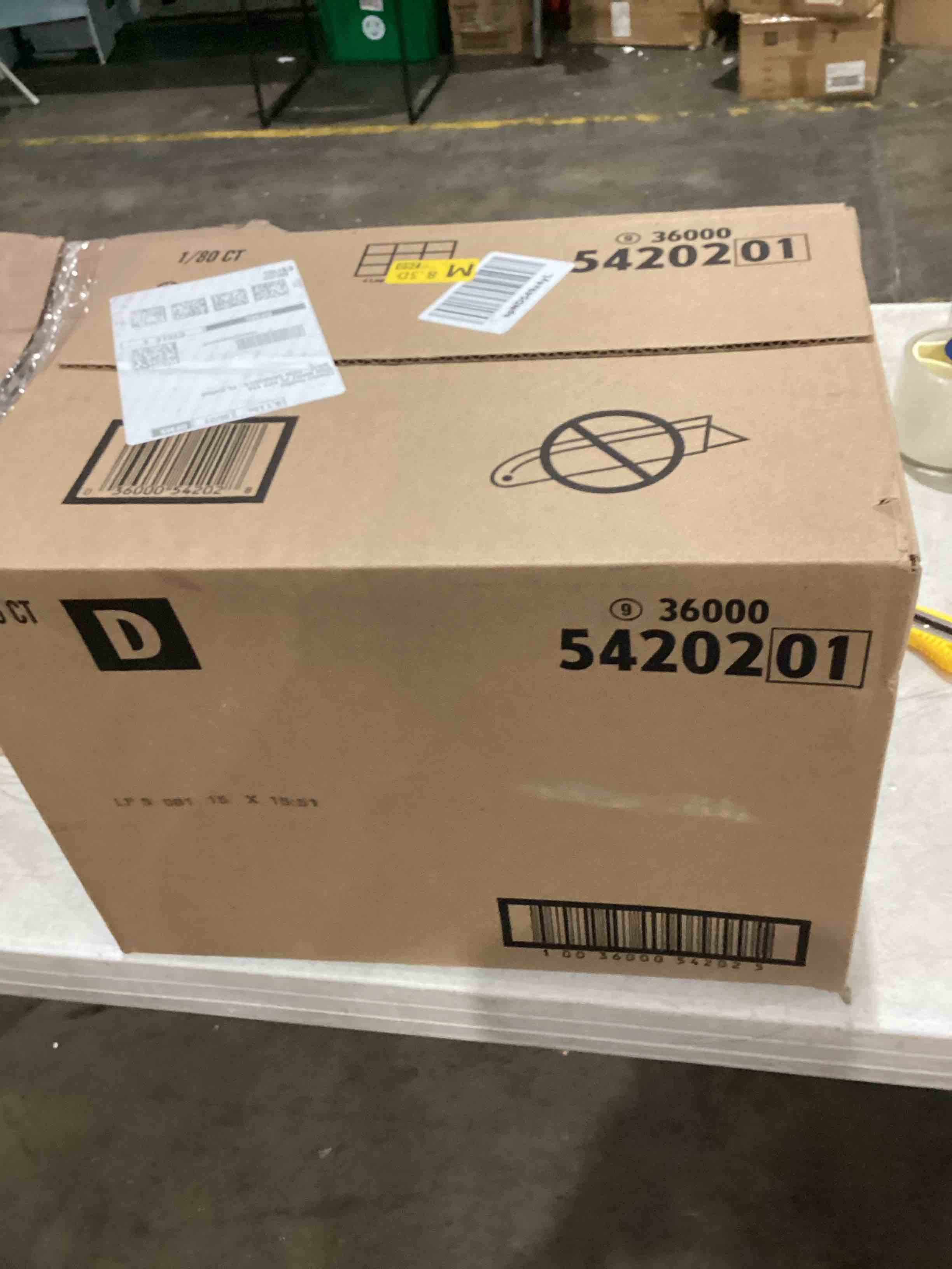https://s3.amazonaws.com/lotting-images-prod/bidfta/GRA1990481_1752845594462.jpeg