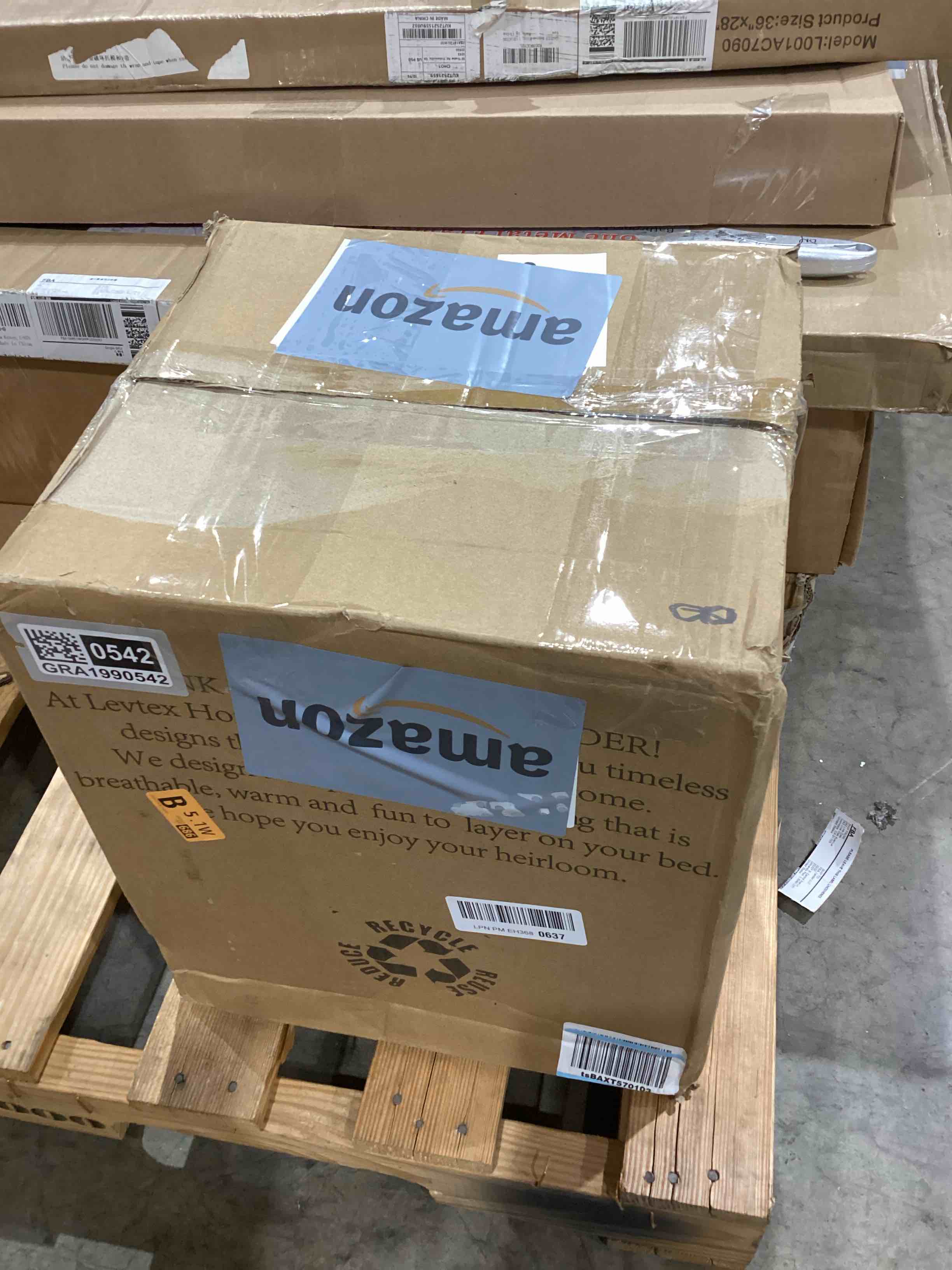 https://s3.amazonaws.com/lotting-images-prod/bidfta/GRA1990542_1752865515730.jpeg