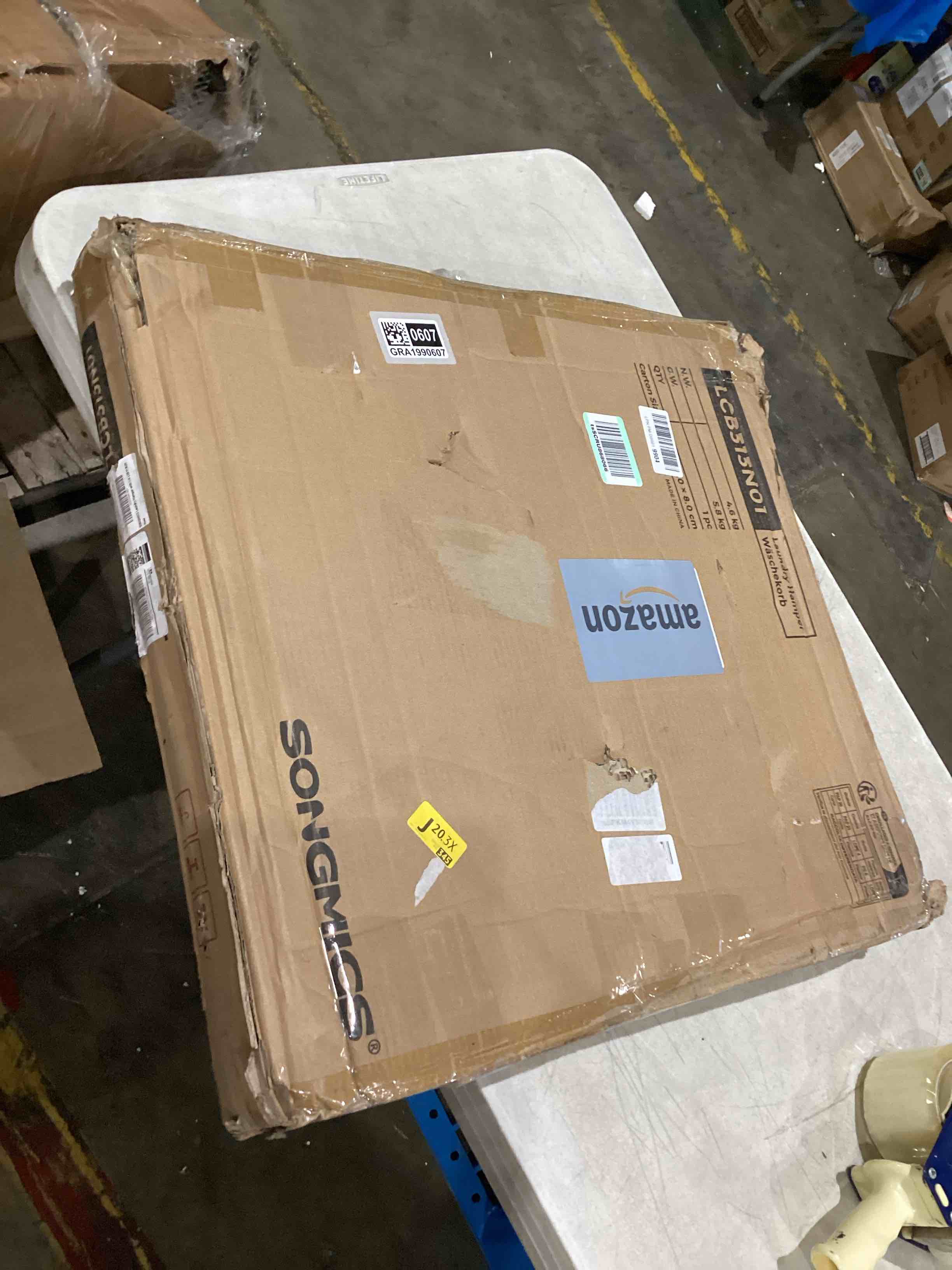 https://s3.amazonaws.com/lotting-images-prod/bidfta/GRA1990607_1753281530367.jpeg